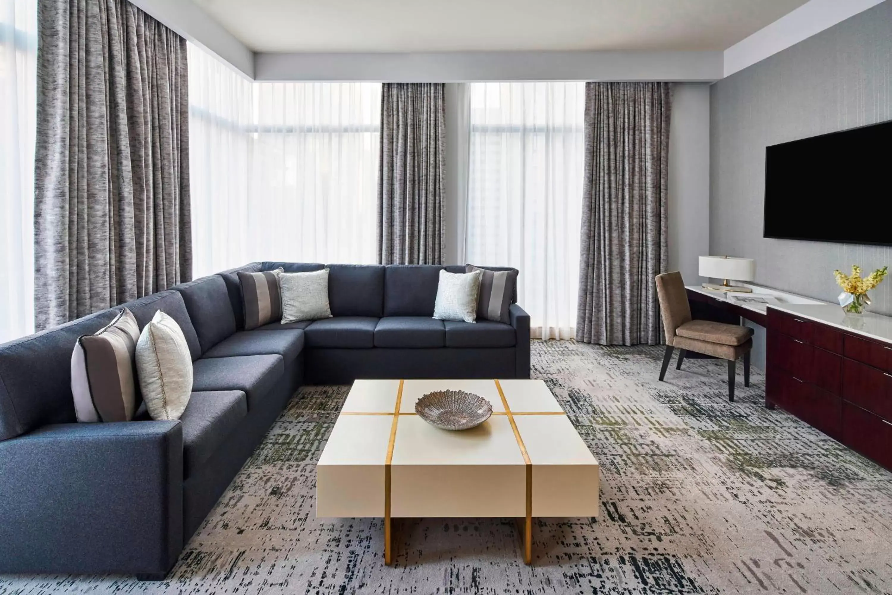 Photo of the whole room, Seating Area in The Ritz-Carlton, Charlotte