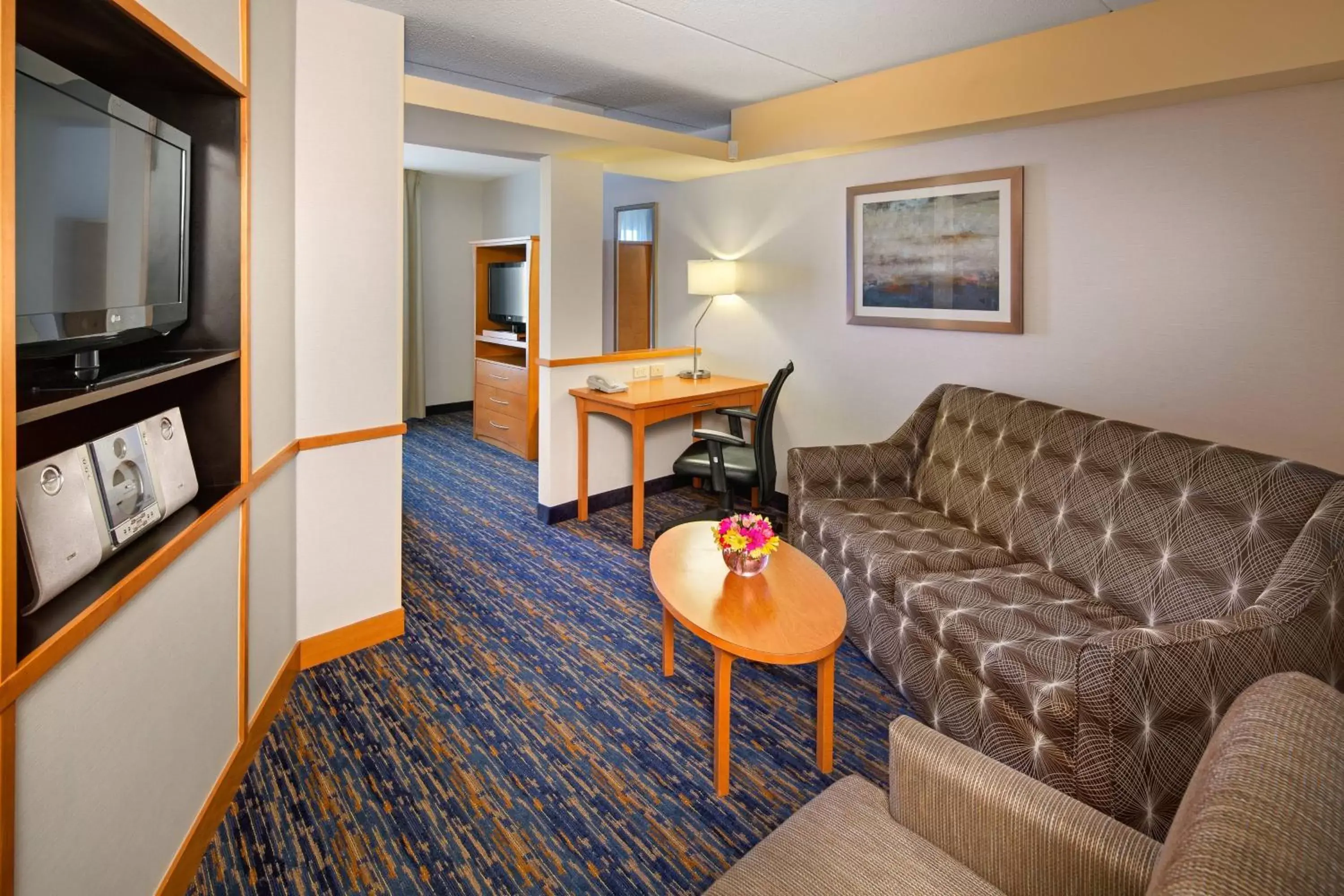 Living room, Seating Area in Fairfield Inn & Suites by Marriott Toronto Brampton