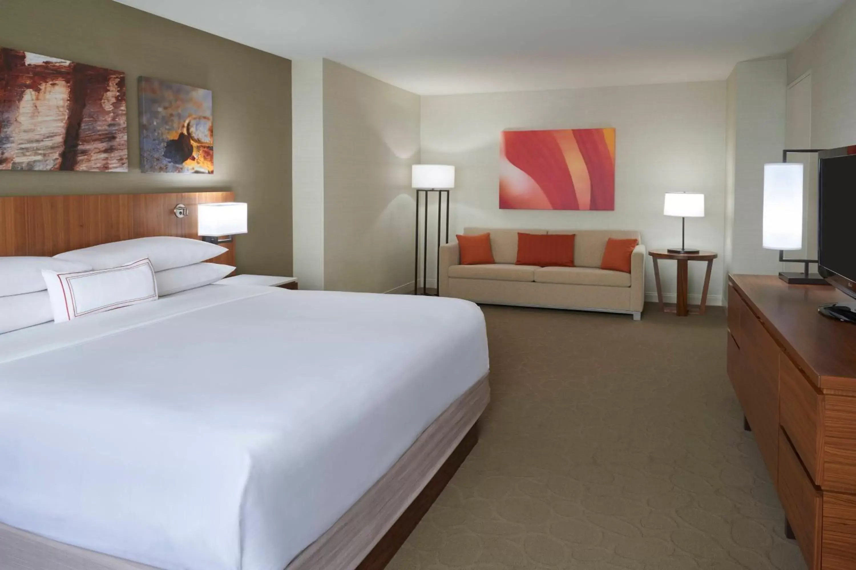 Bedroom, Bed in Delta Hotels by Marriott Toronto Airport & Conference Centre