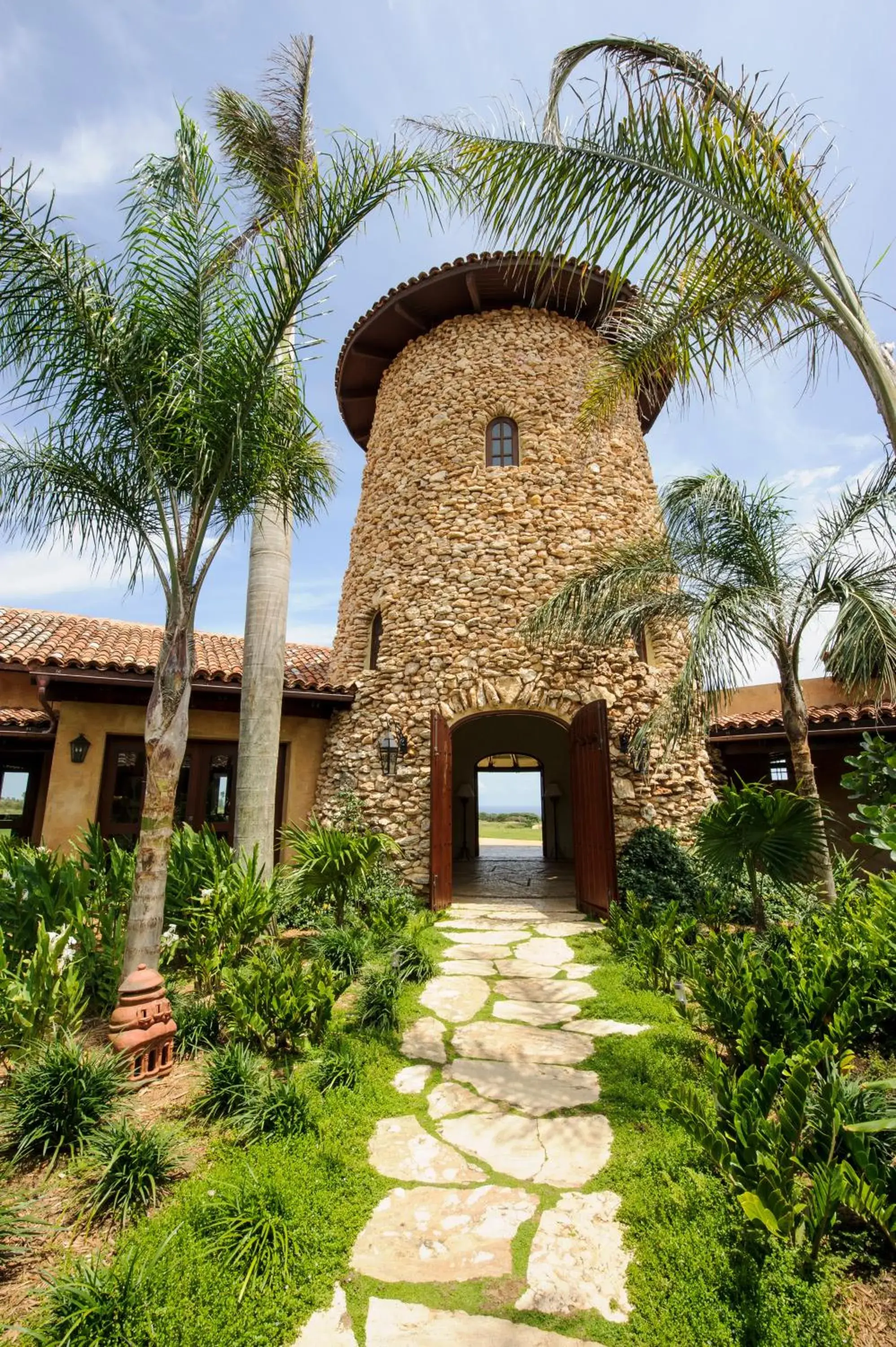 Facade/entrance in Royal Isabela Facade/entrance in Royal Isabela
