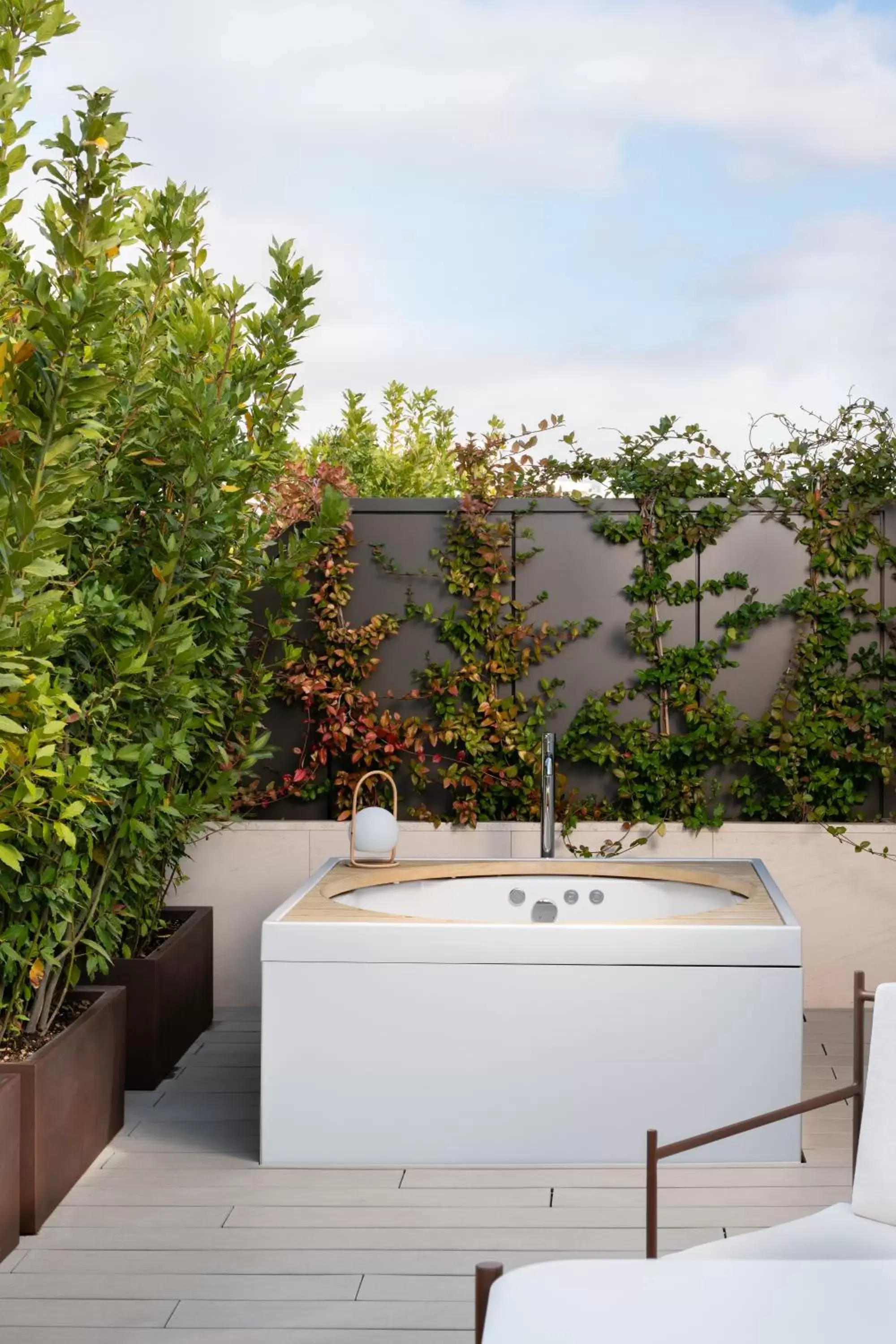 Hot Tub, Bathroom in Radisson Collection Hotel, Magdalena Plaza Sevilla