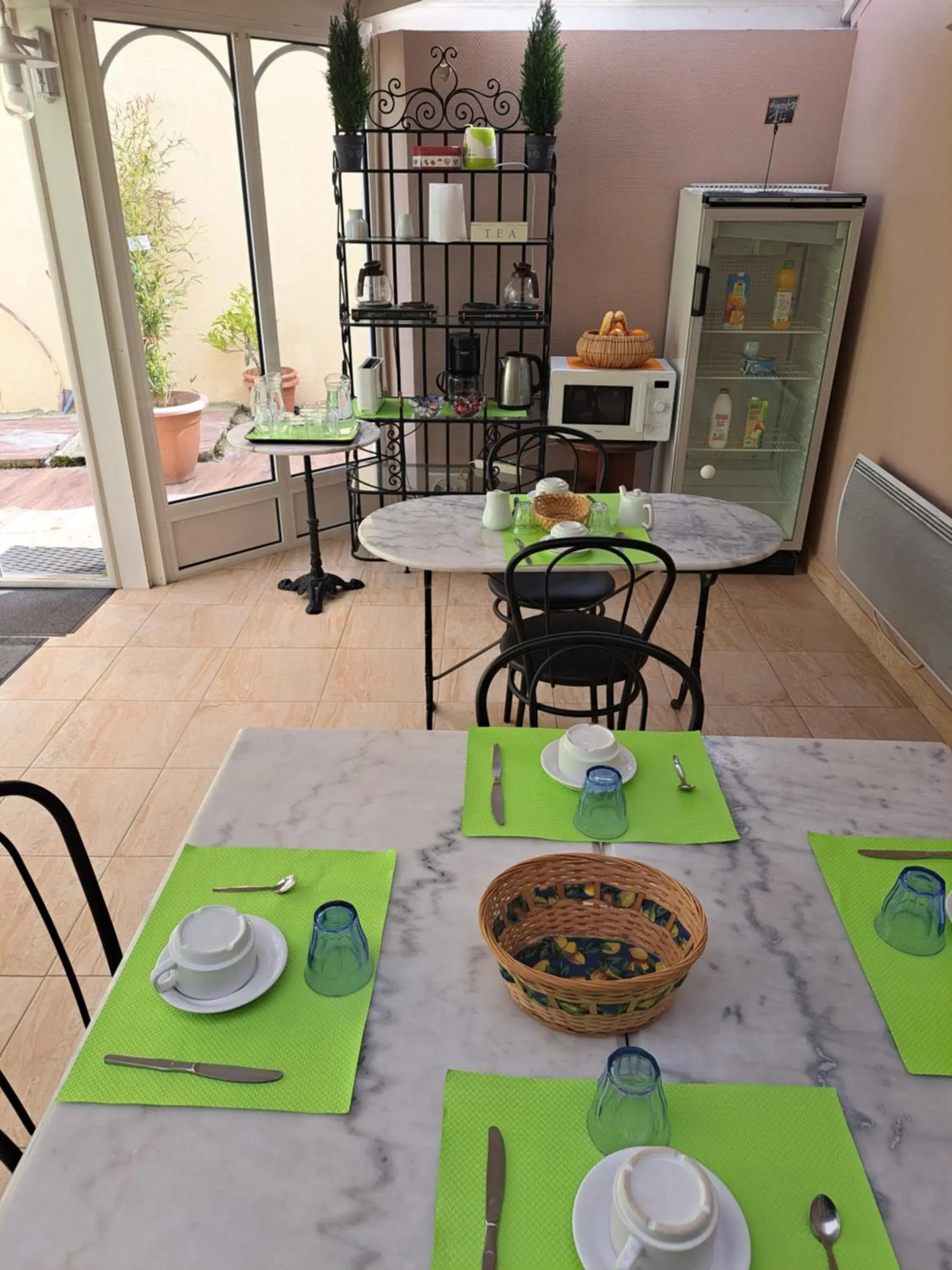 Dining Area in Hôtel Beauséjour