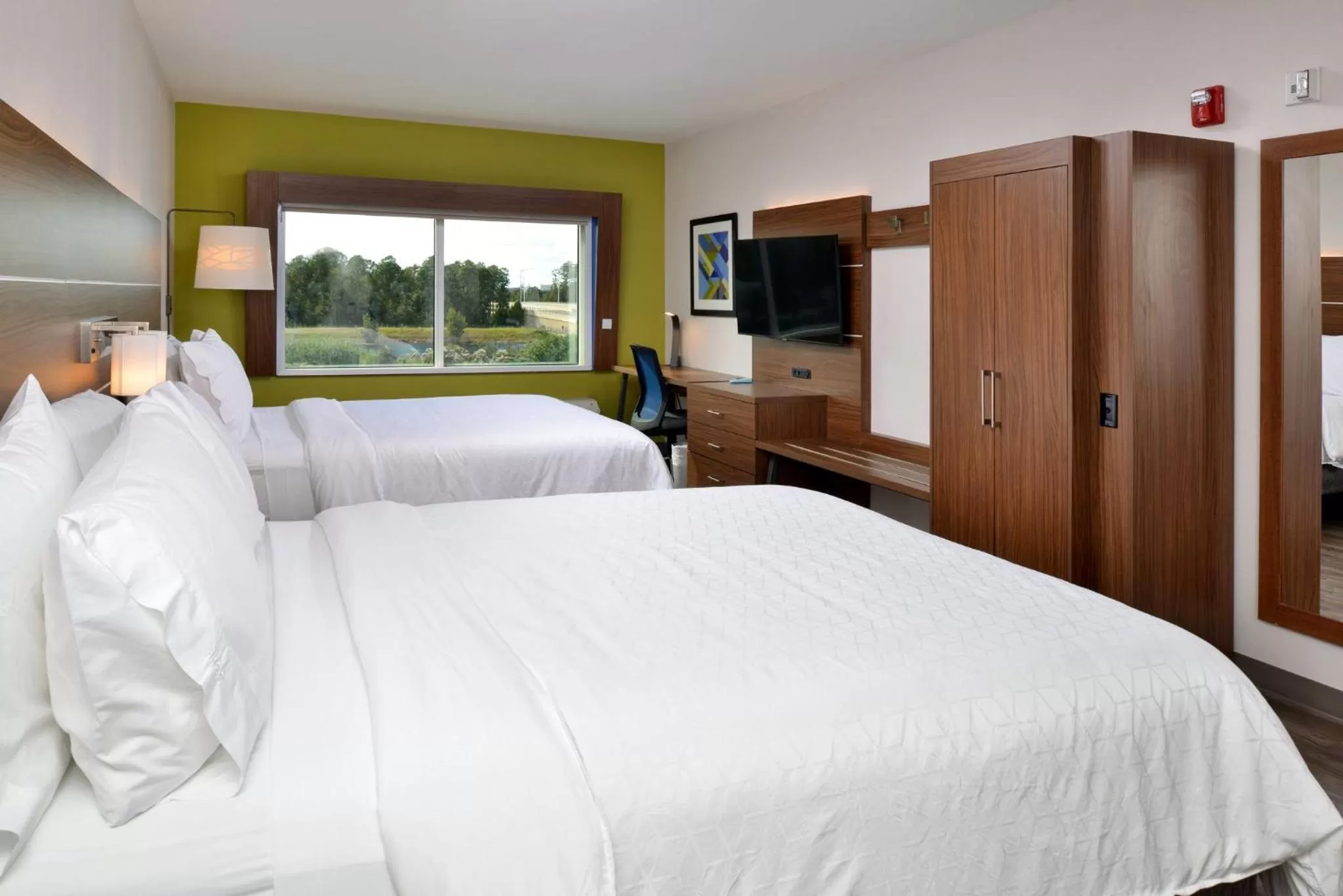 Photo of the whole room, Bed in Holiday Inn Express Orlando - South Park by IHG