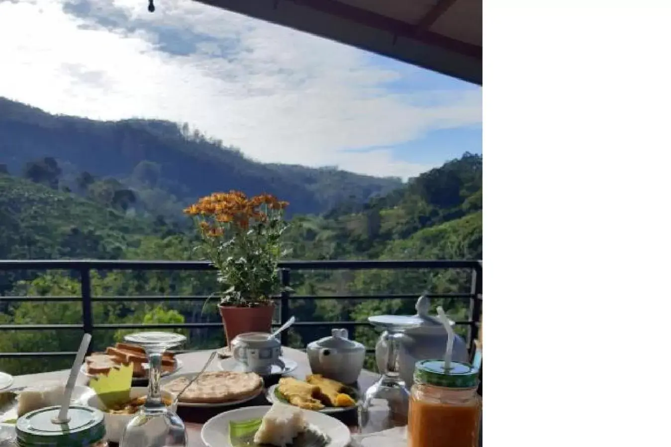 Breakfast in Misty Hills Ella Resort