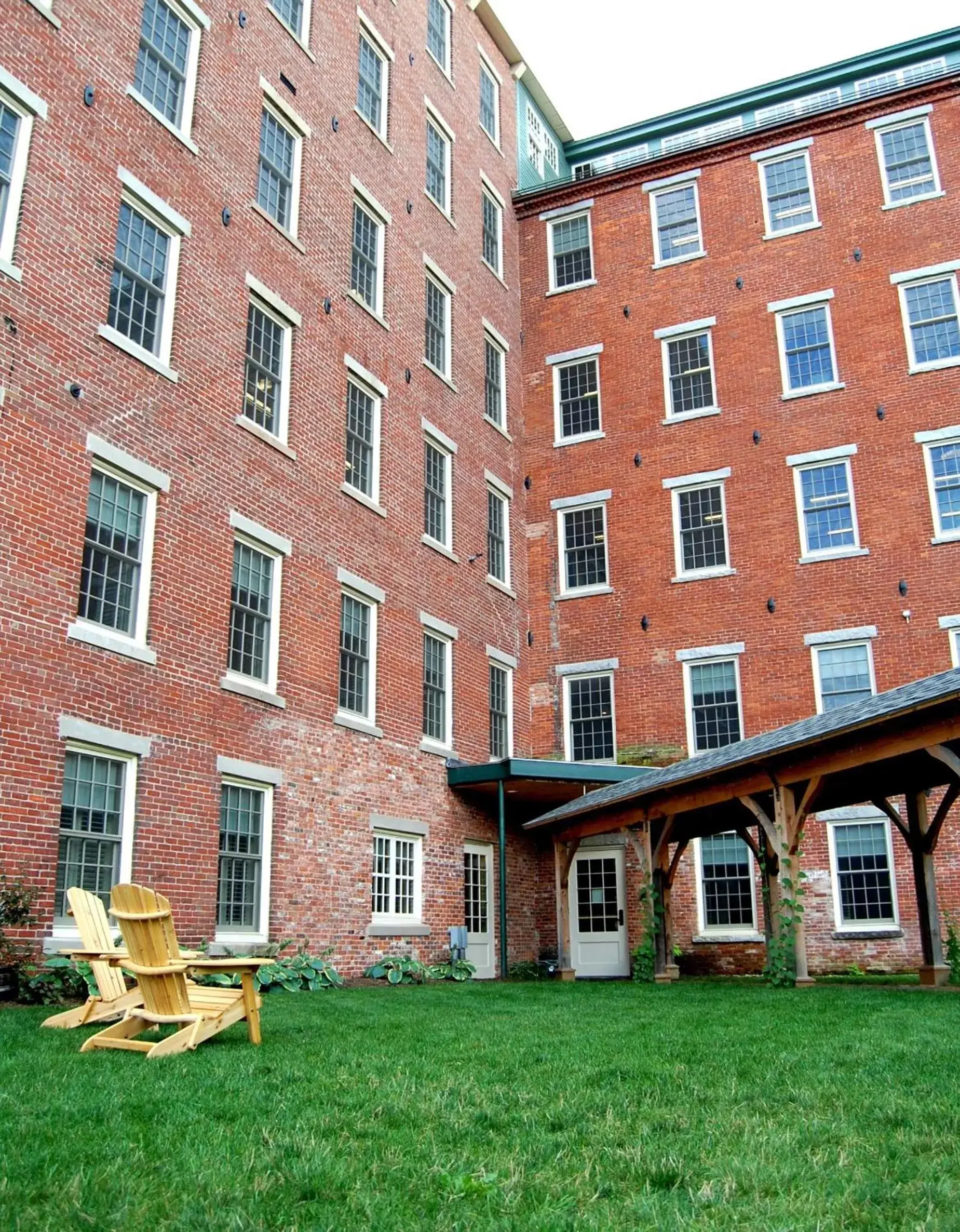 Facade/entrance, Property Building in The Common Man Inn & Restaurant