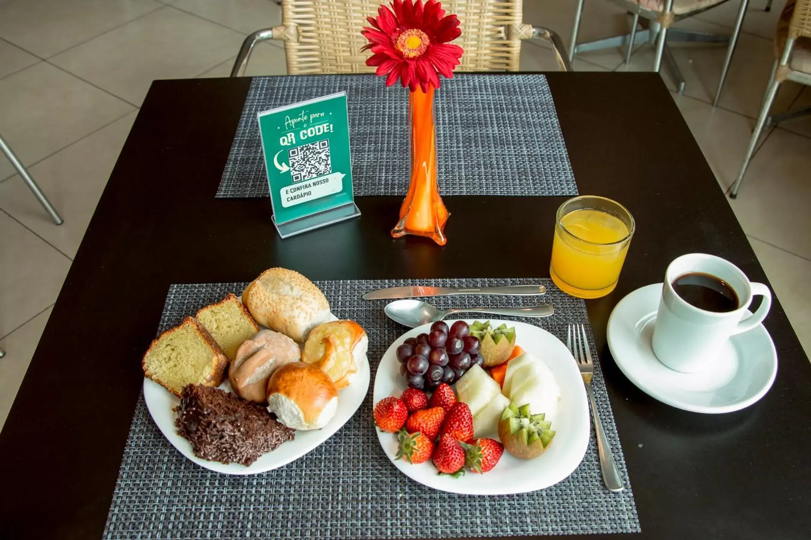 Breakfast in Comfort Hotel Campos dos Goytacazes