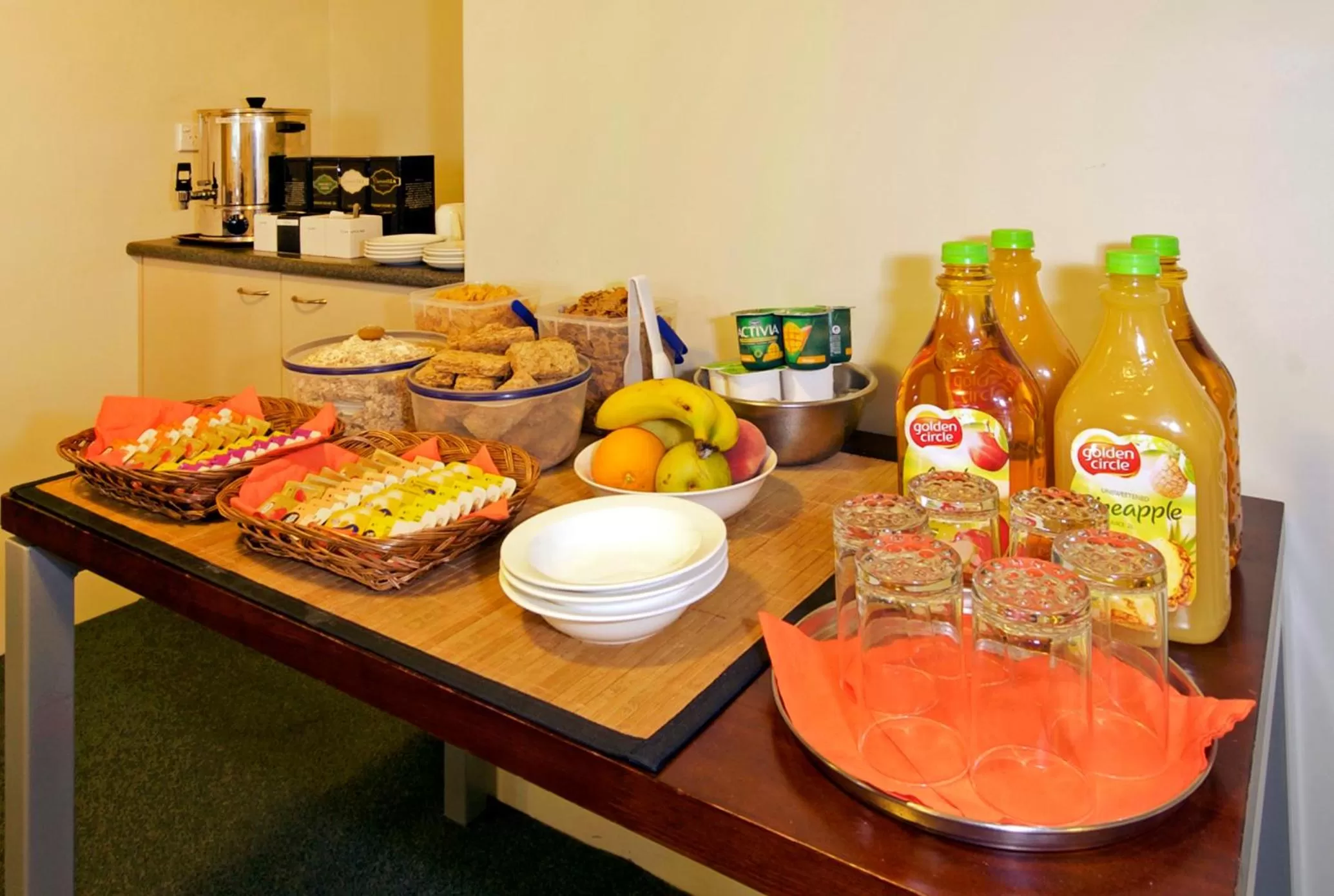 Food and drinks in Mandarin Motel