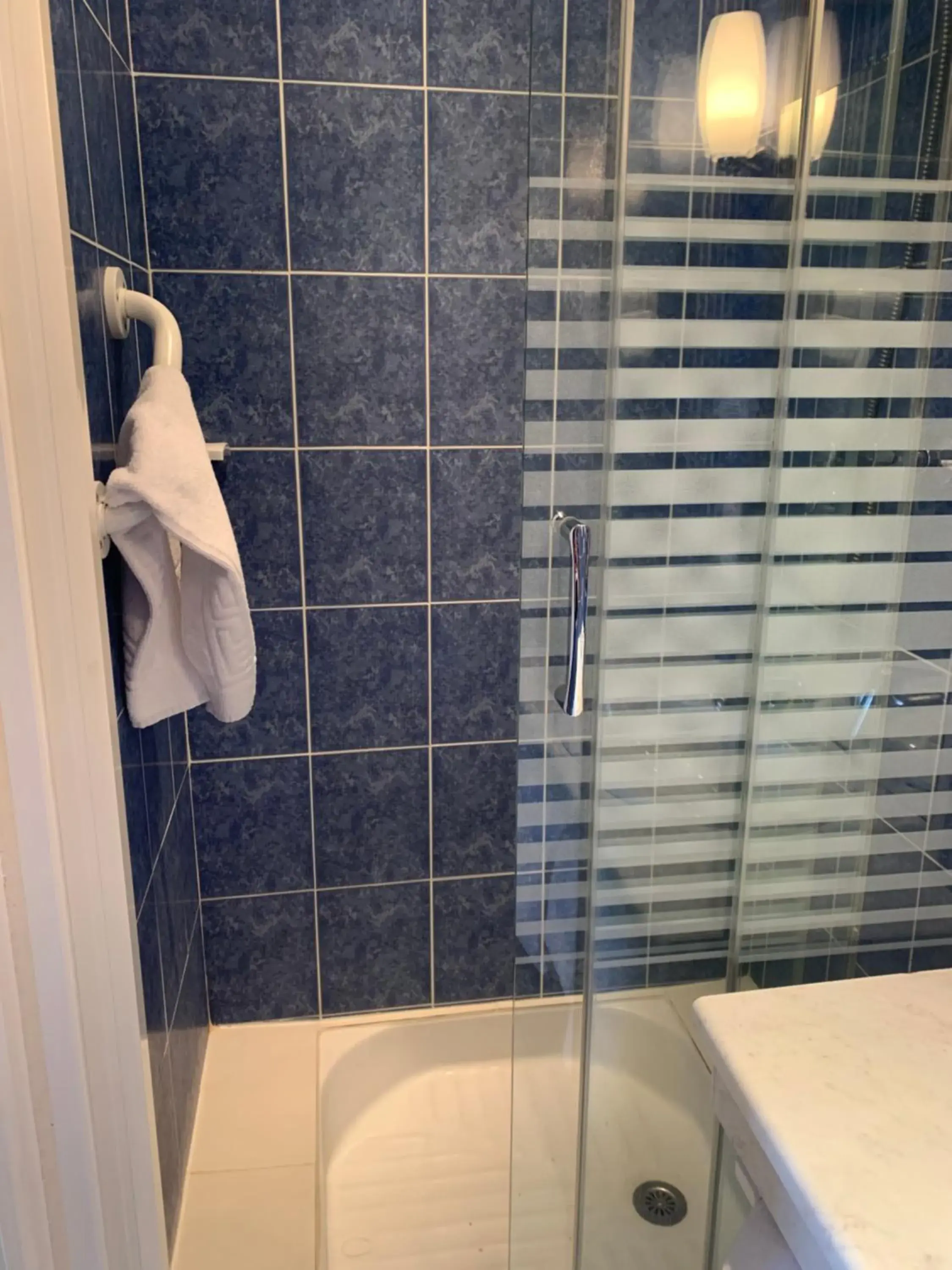 Shower, Bathroom in Hotel Anne De Bretagne