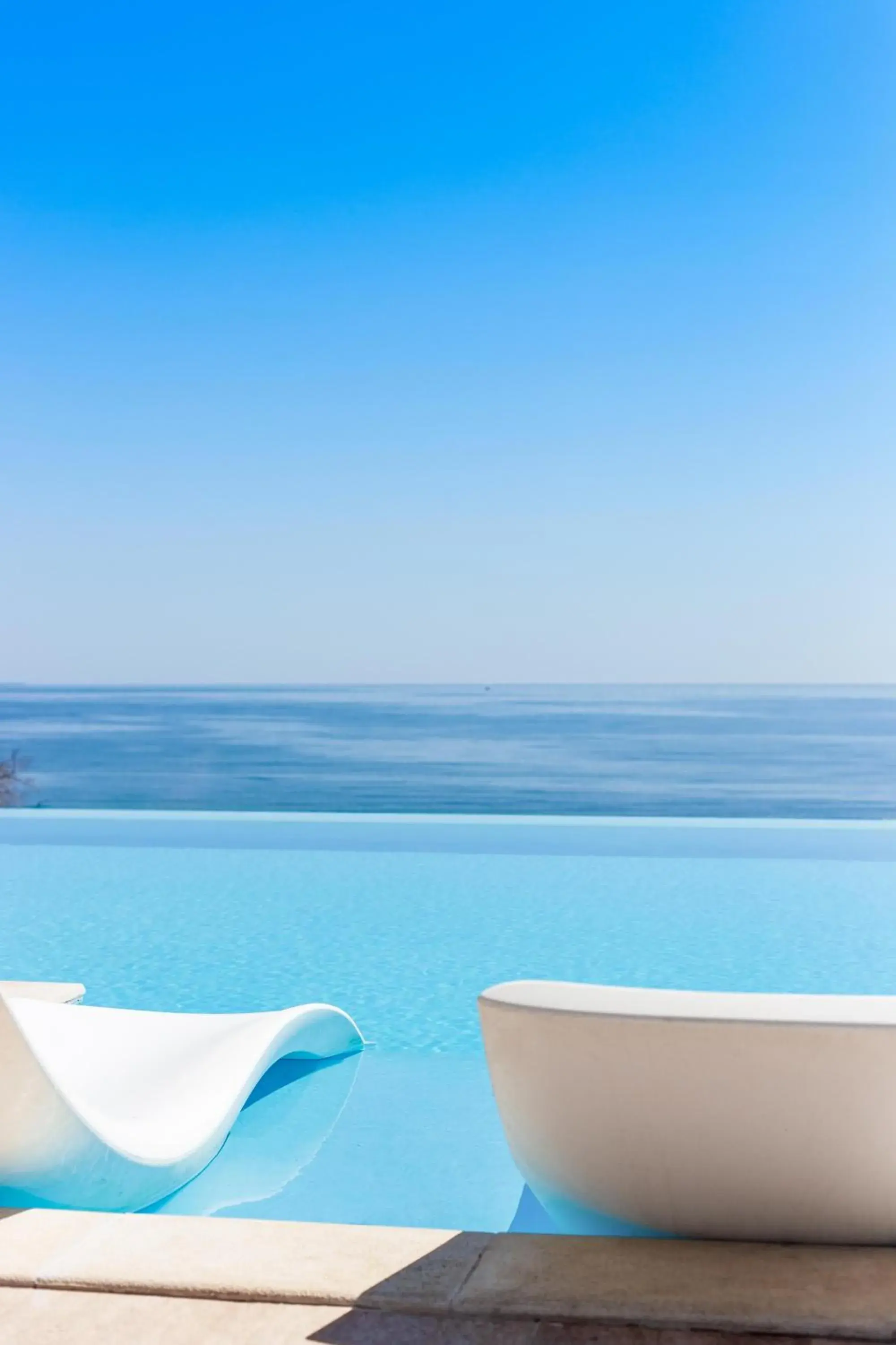 Swimming pool in International Hotel Casino & Tower Suites Swimming pool in International Hotel Casino & Tower Suites