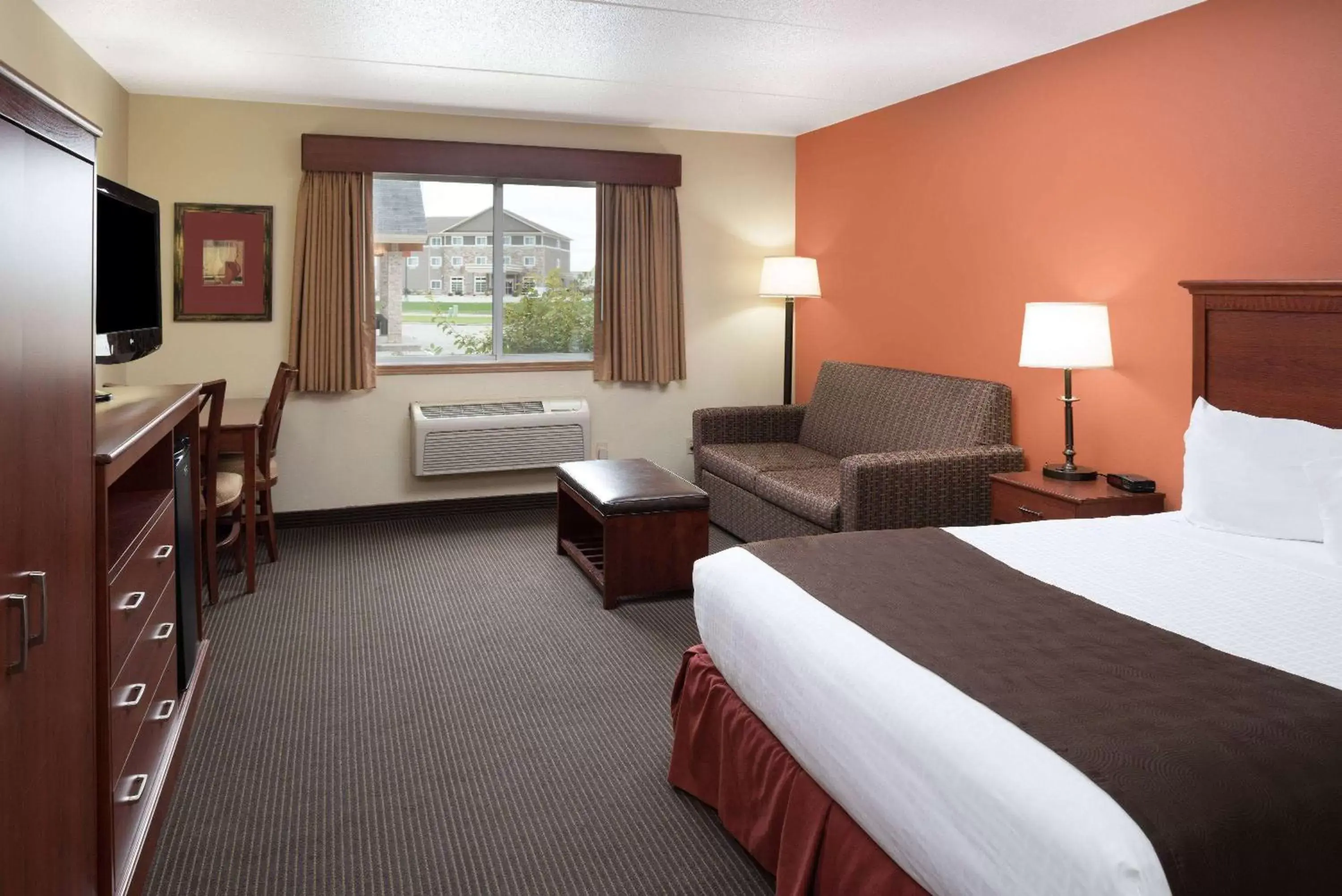 Queen Room - Non-Smoking in AmericInn by Wyndham Valley City Conference Center