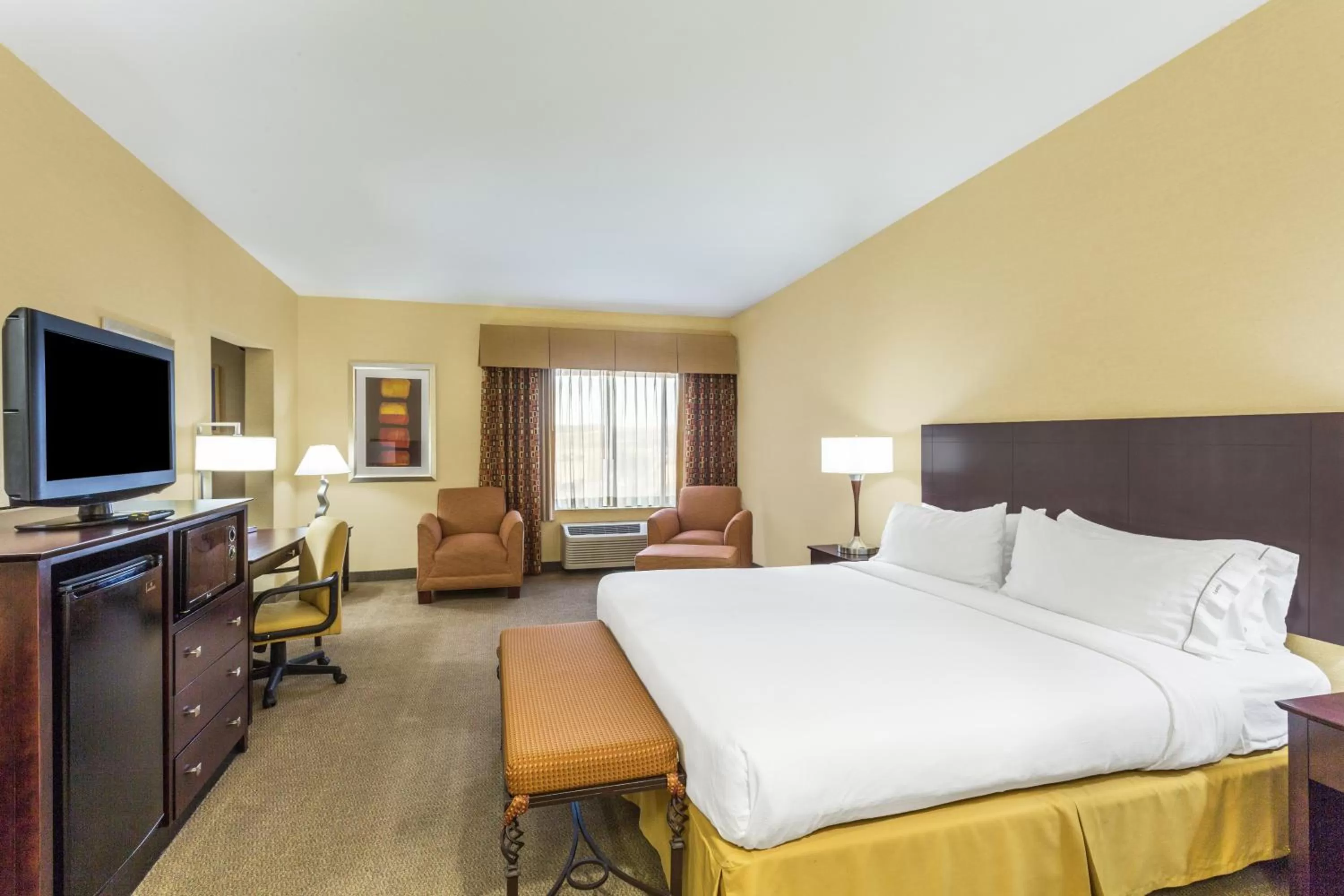 Photo of the whole room, Bed in Holiday Inn Express Hotel & Suites Nogales by IHG