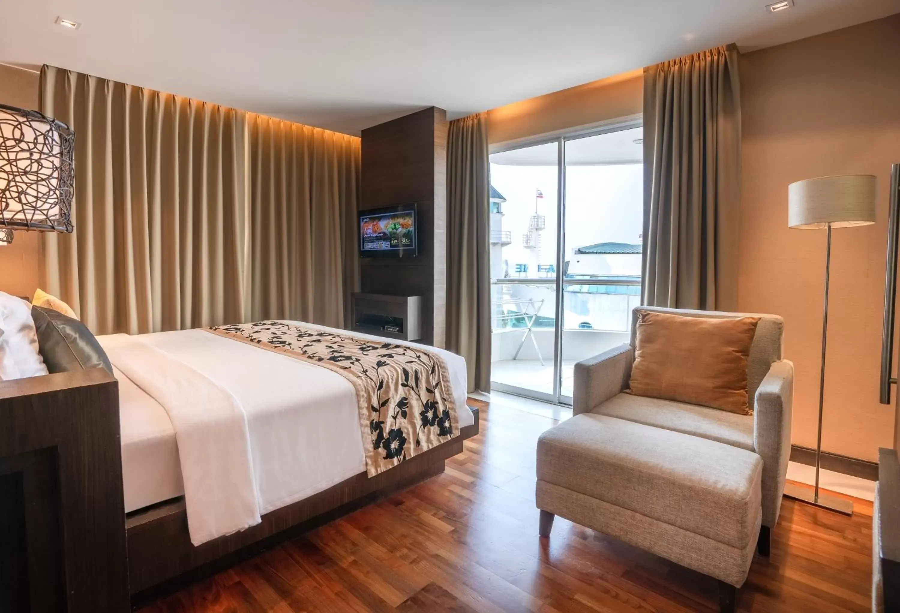 Bedroom in A-One Pattaya Beach Resort