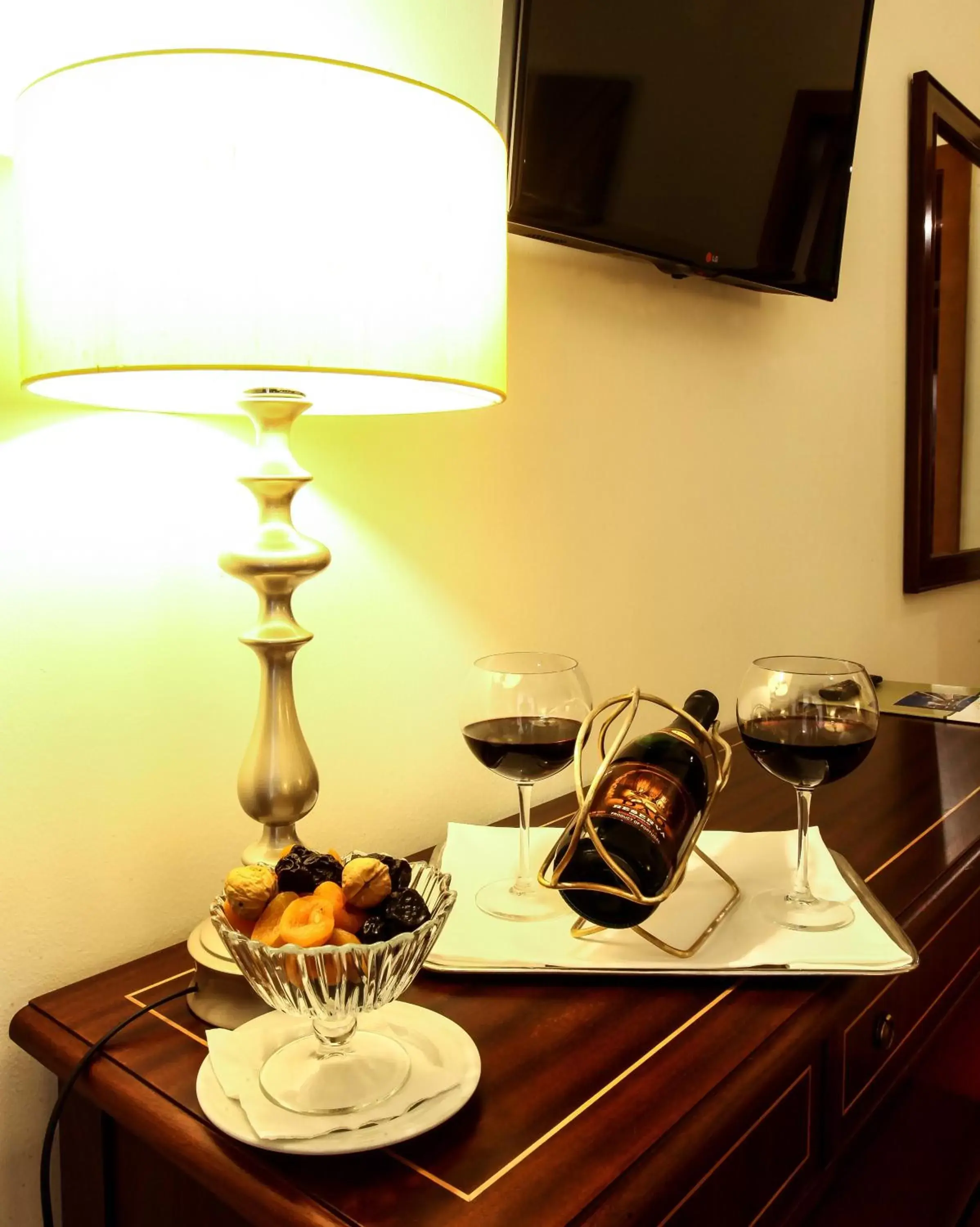 Food, TV/Entertainment Center in Hotel Grao Vasco