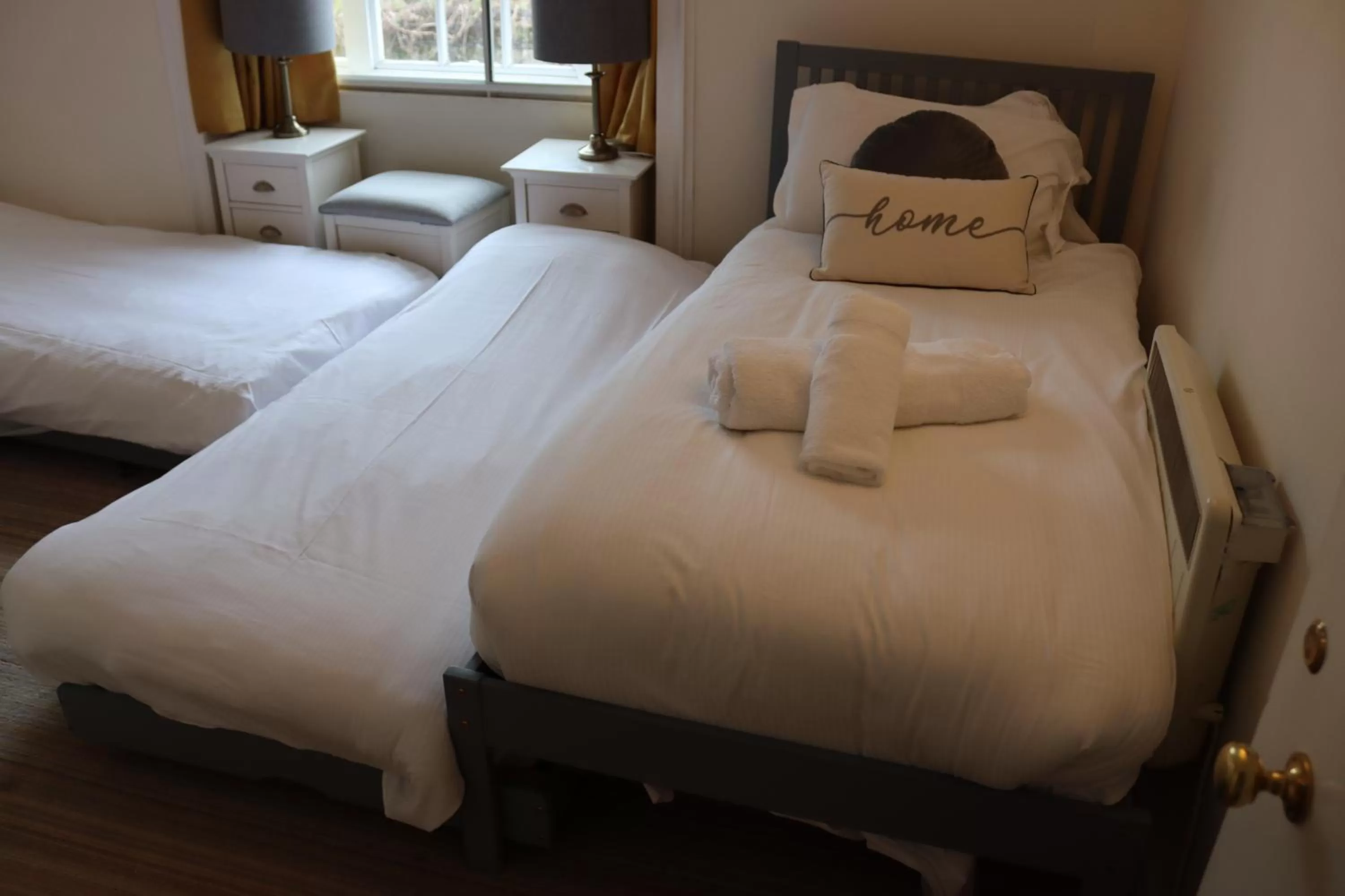 Bed in The Mariners Hotel