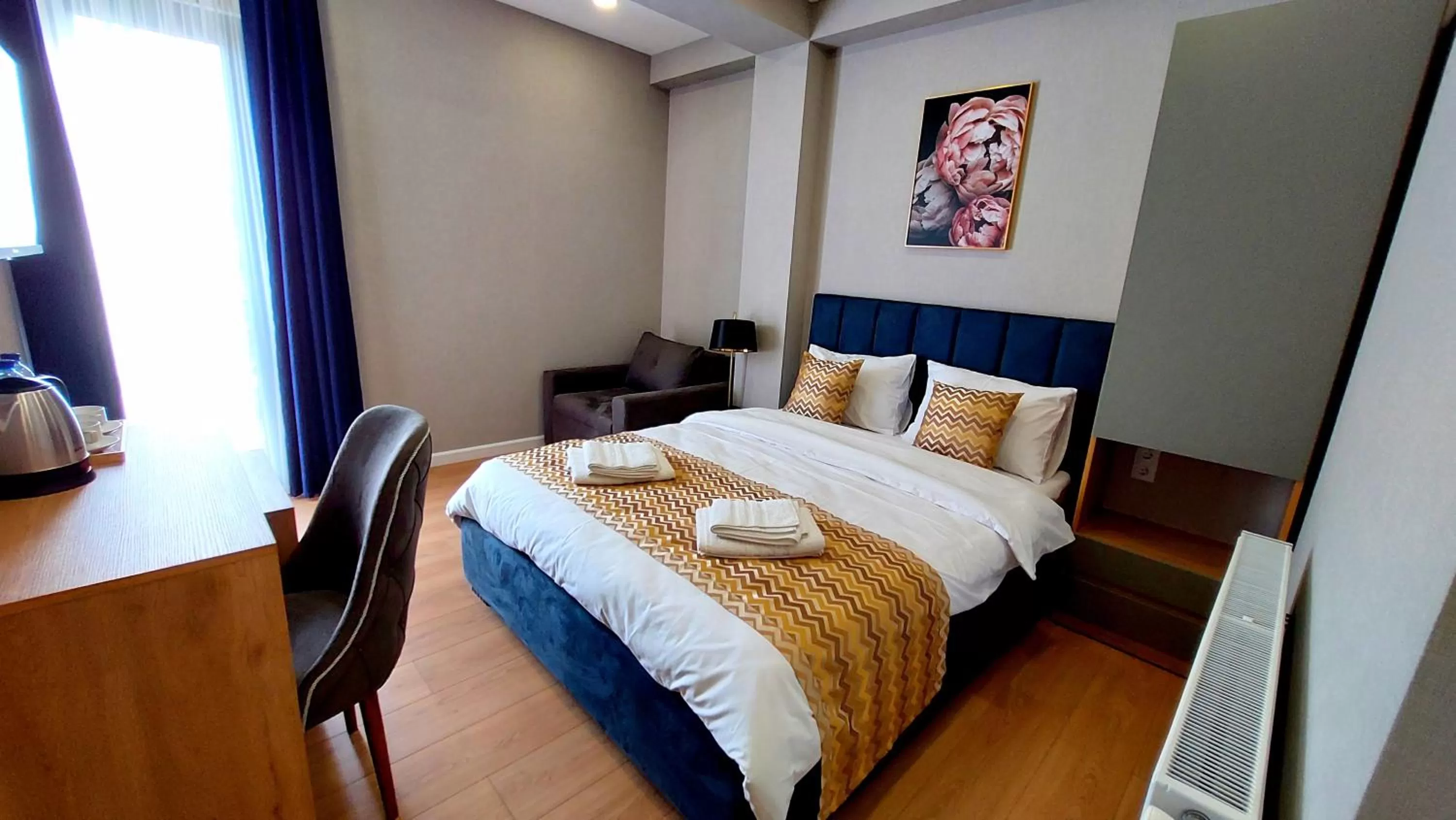 Photo of the whole room, Bed in Falcon Boutique Hotel