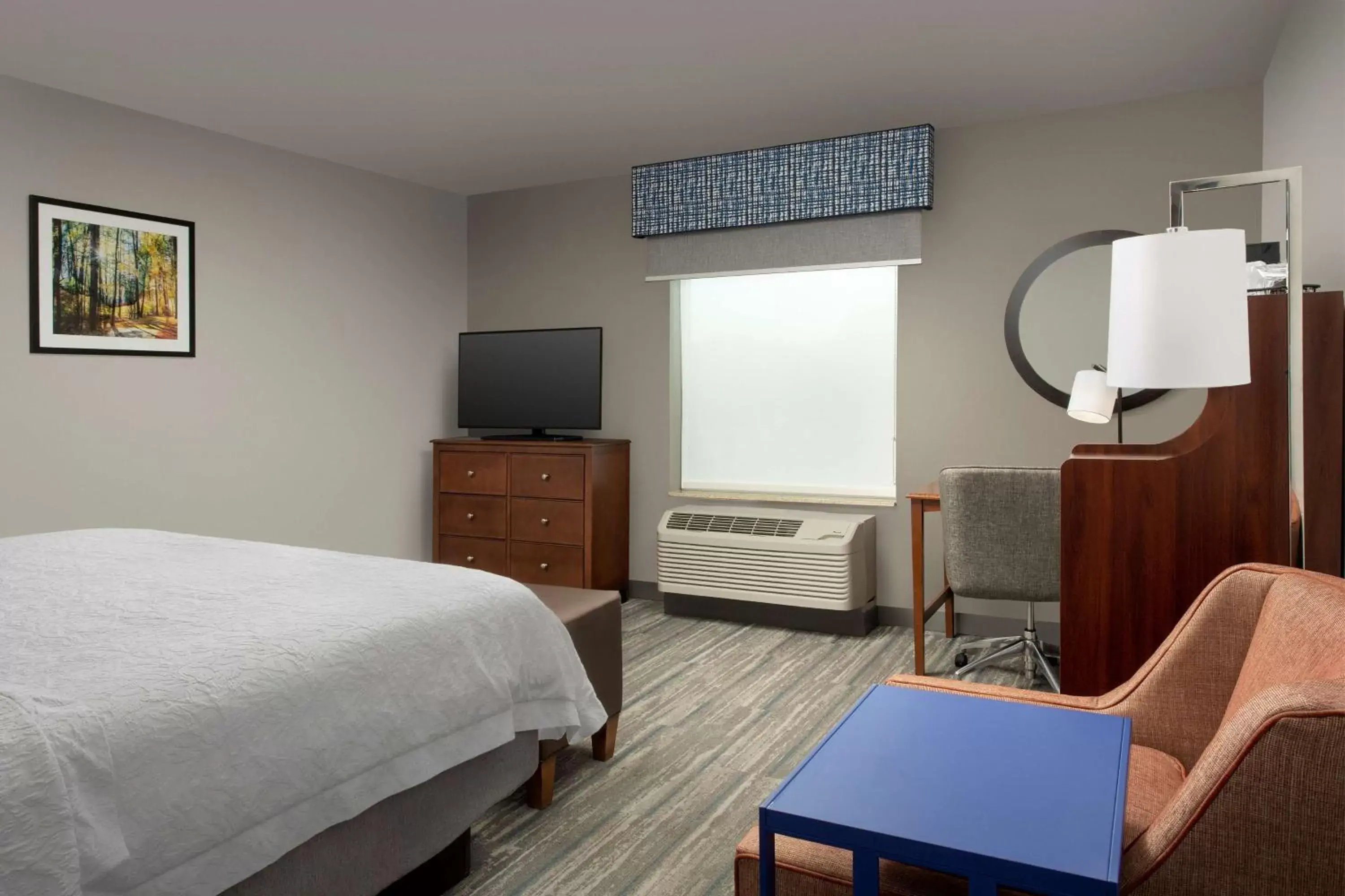 Bed, TV/Entertainment Center in Hampton Inn & Suites Holly Springs