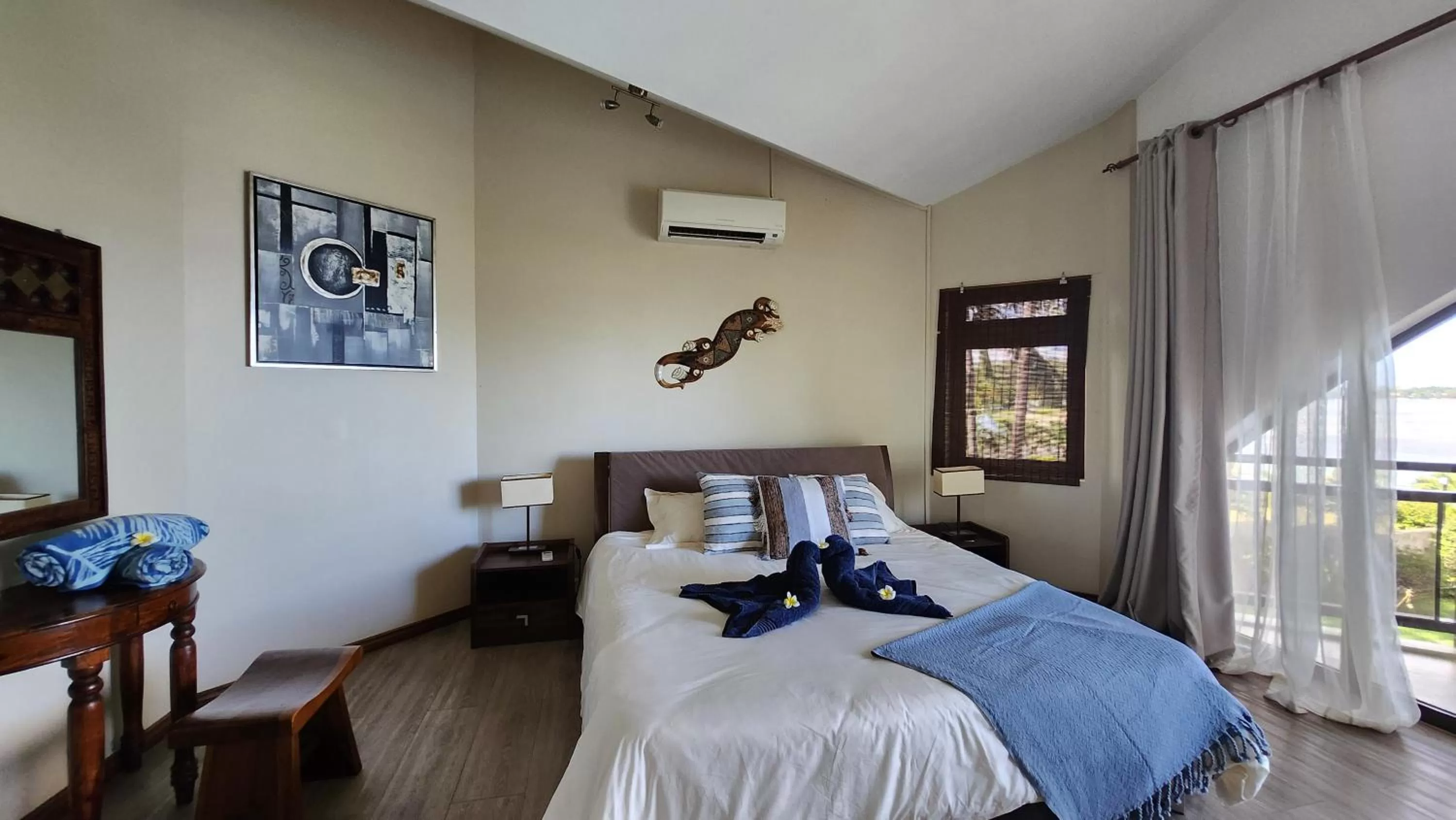 Bedroom, Bed in La Maison de la plage