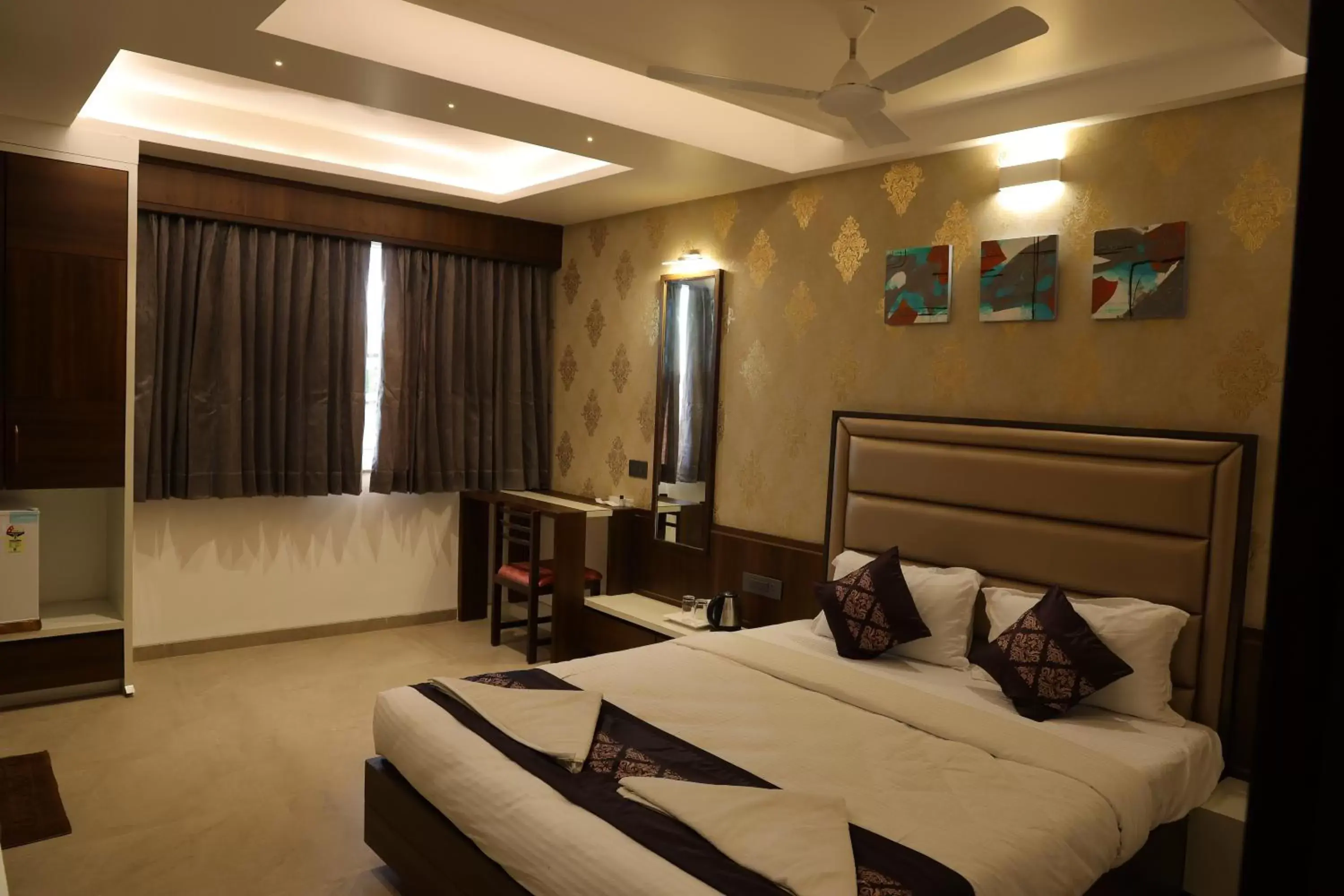Queen Room with Balcony - single occupancy in Blisss Hotel Kolhapur Queen Room with Balcony - single occupancy in Blisss Hotel Kolhapur