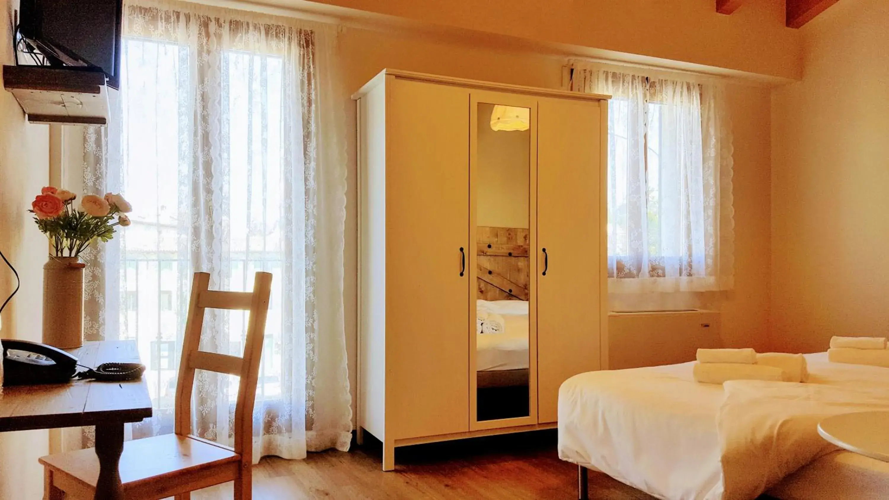 Photo of the whole room, Bed in Locanda All'Avanguardia