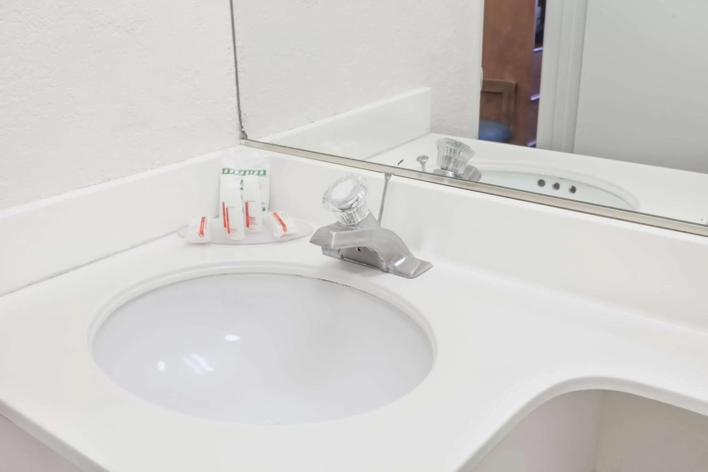 King Room -Smoking in Days Inn by Wyndham San Marcos King Room -Smoking in Days Inn by Wyndham San Marcos