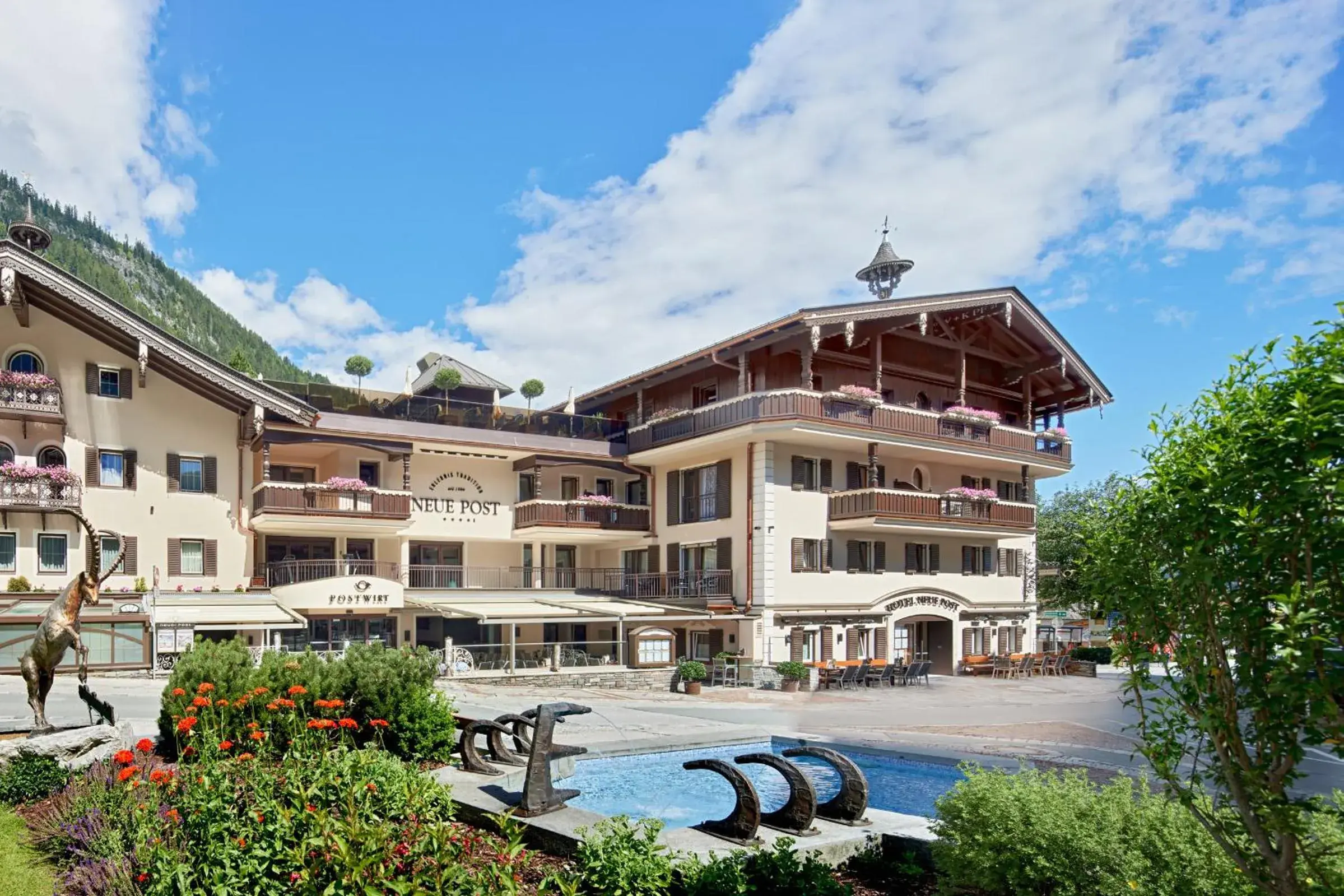 Property Building in Hotel Neue Post