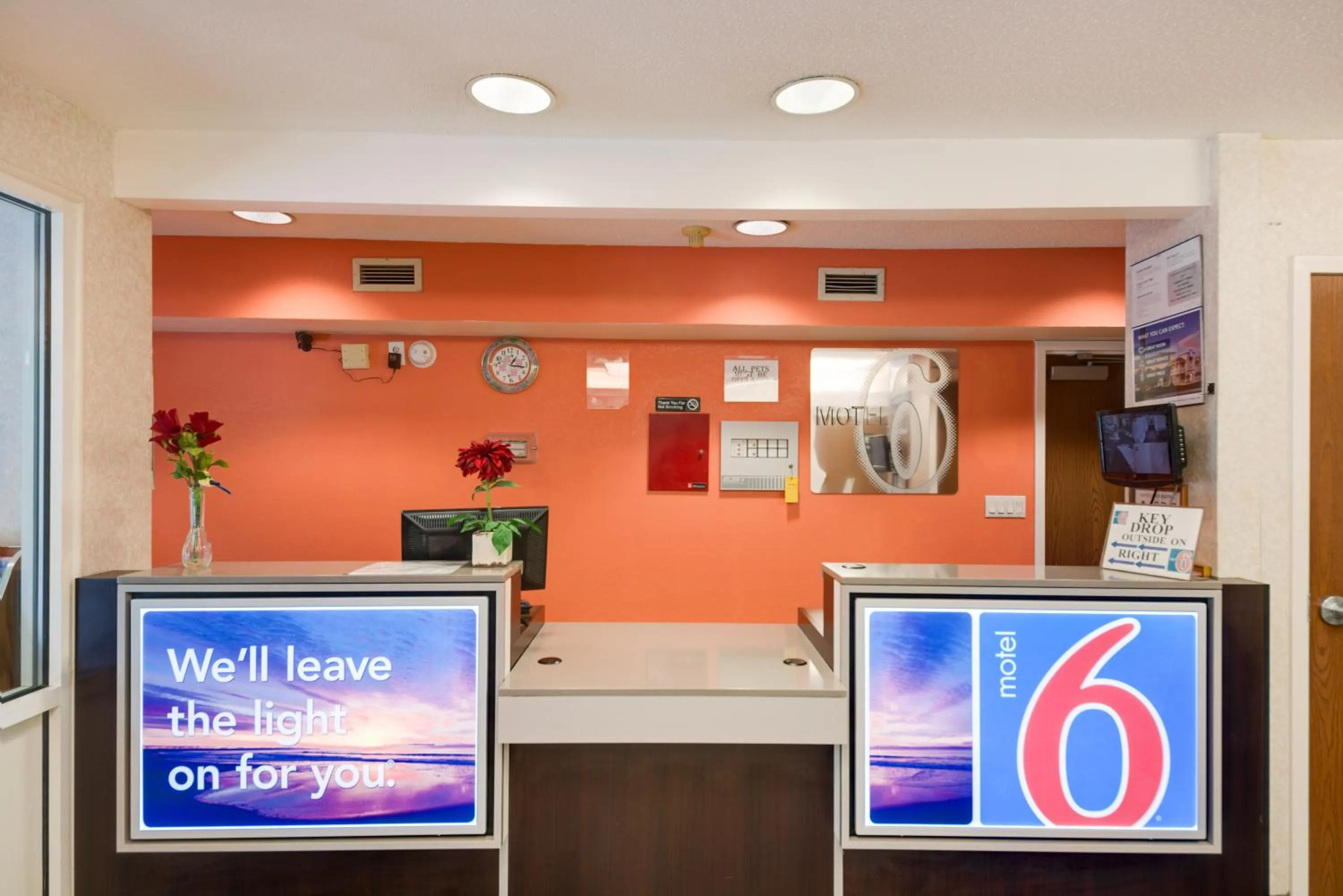 Lobby or reception in Motel 6-Statesville, NC