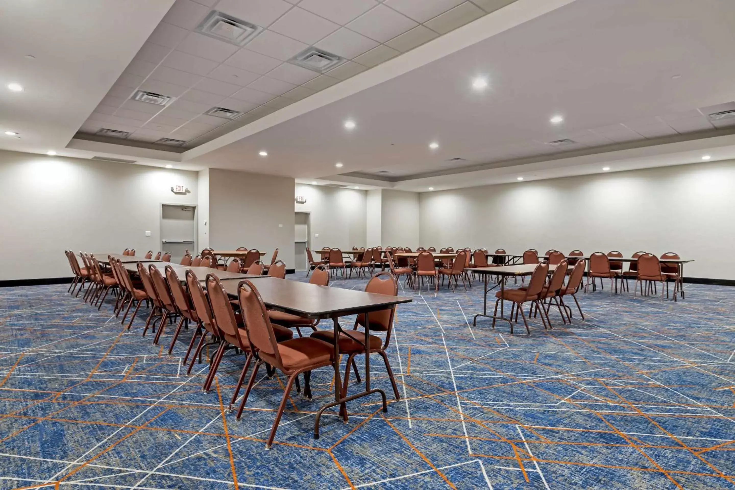 Meeting/conference room, Restaurant/Places to Eat in Comfort Inn & Suites Muskogee