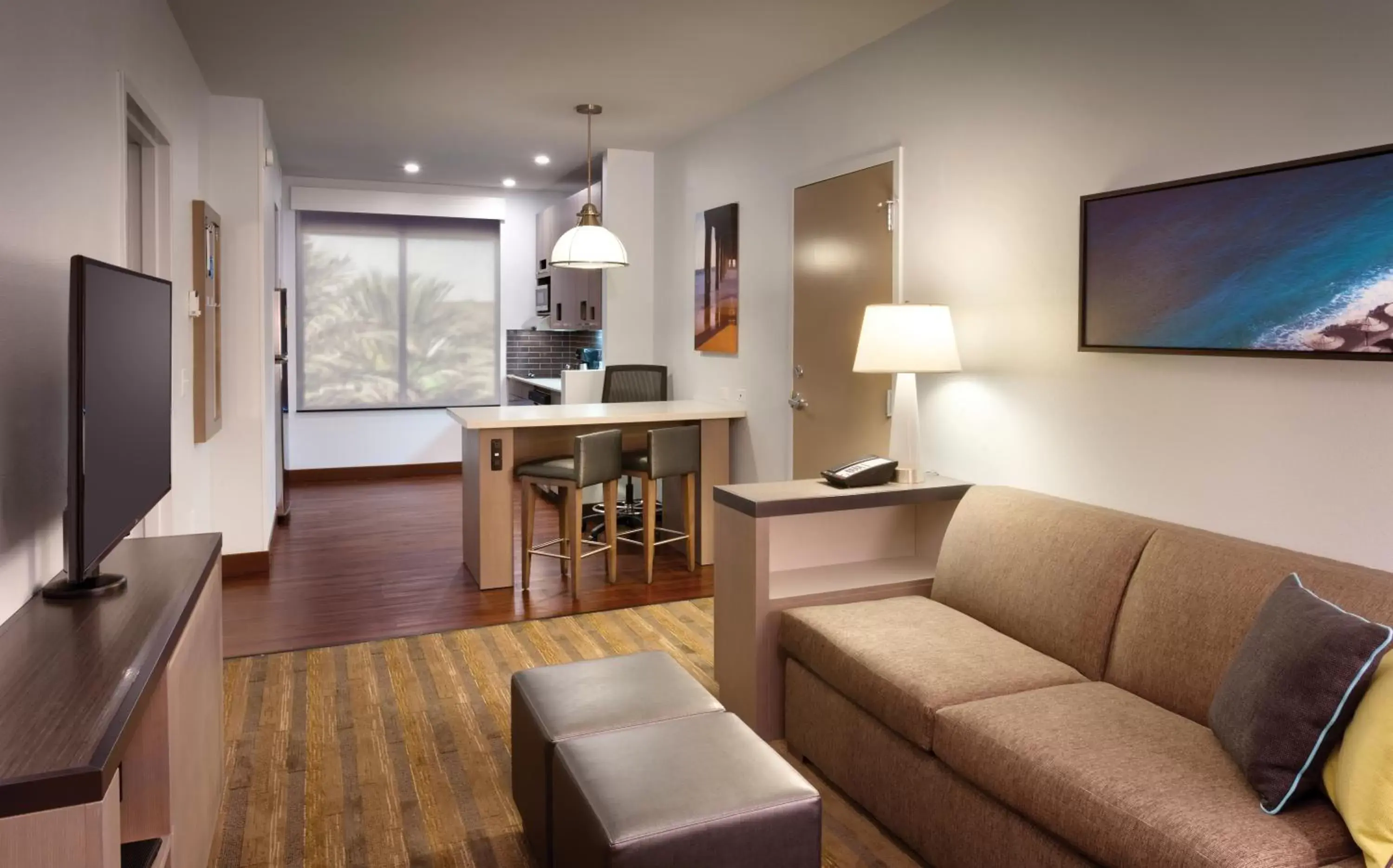 One-Bedroom Queen Suite with Kitchen and Accessible Tub - Disability Access in Hyatt House at Anaheim Resort/Convention Center