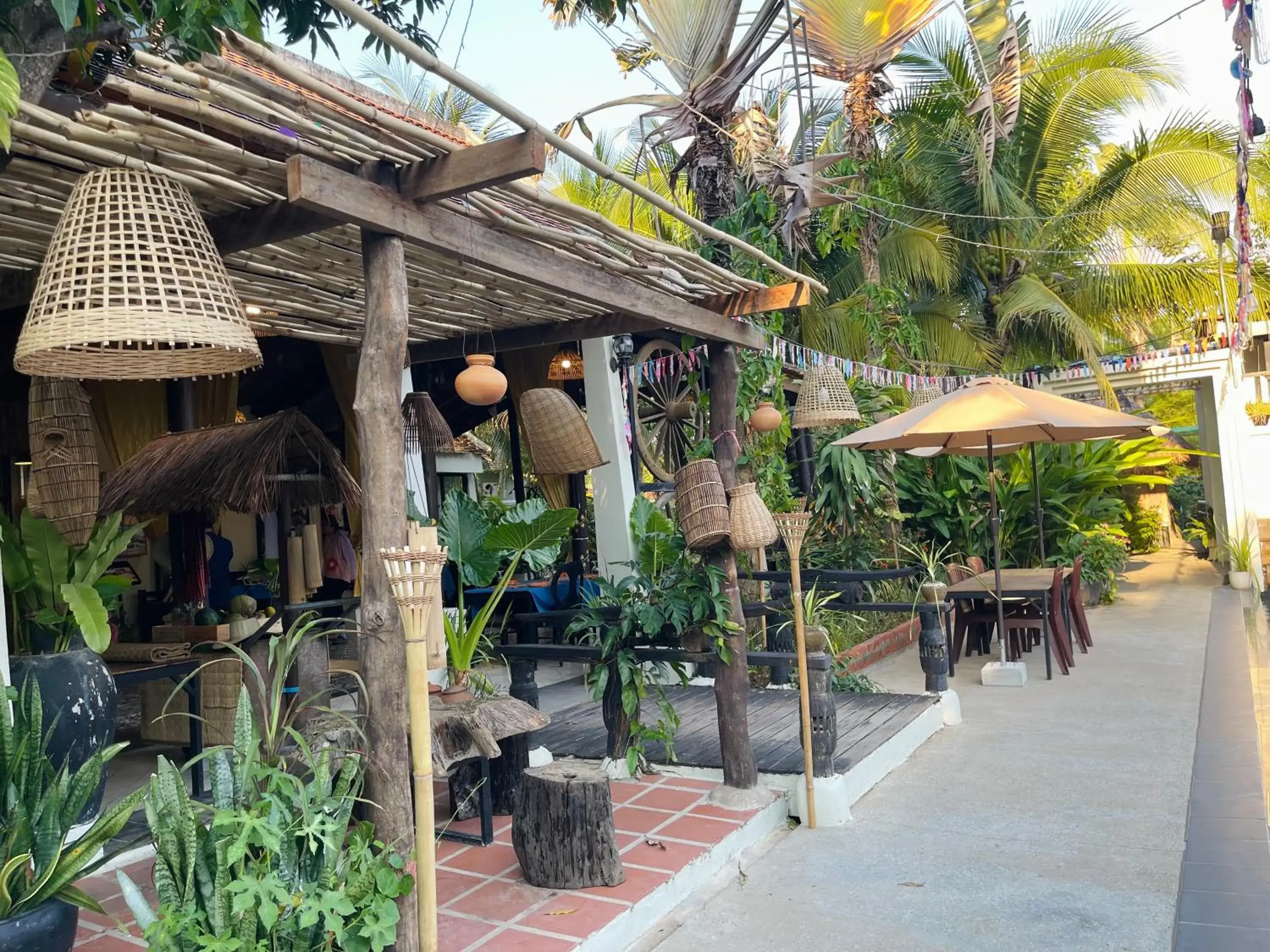 Seating area, Restaurant/Places to Eat in The Sanctuary Villa Battambang