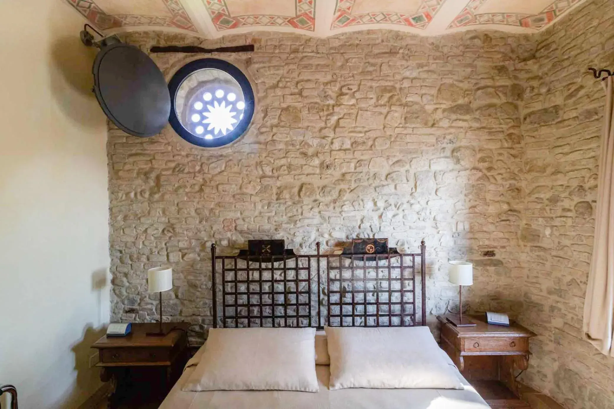 Bed in Castello Di Monterone