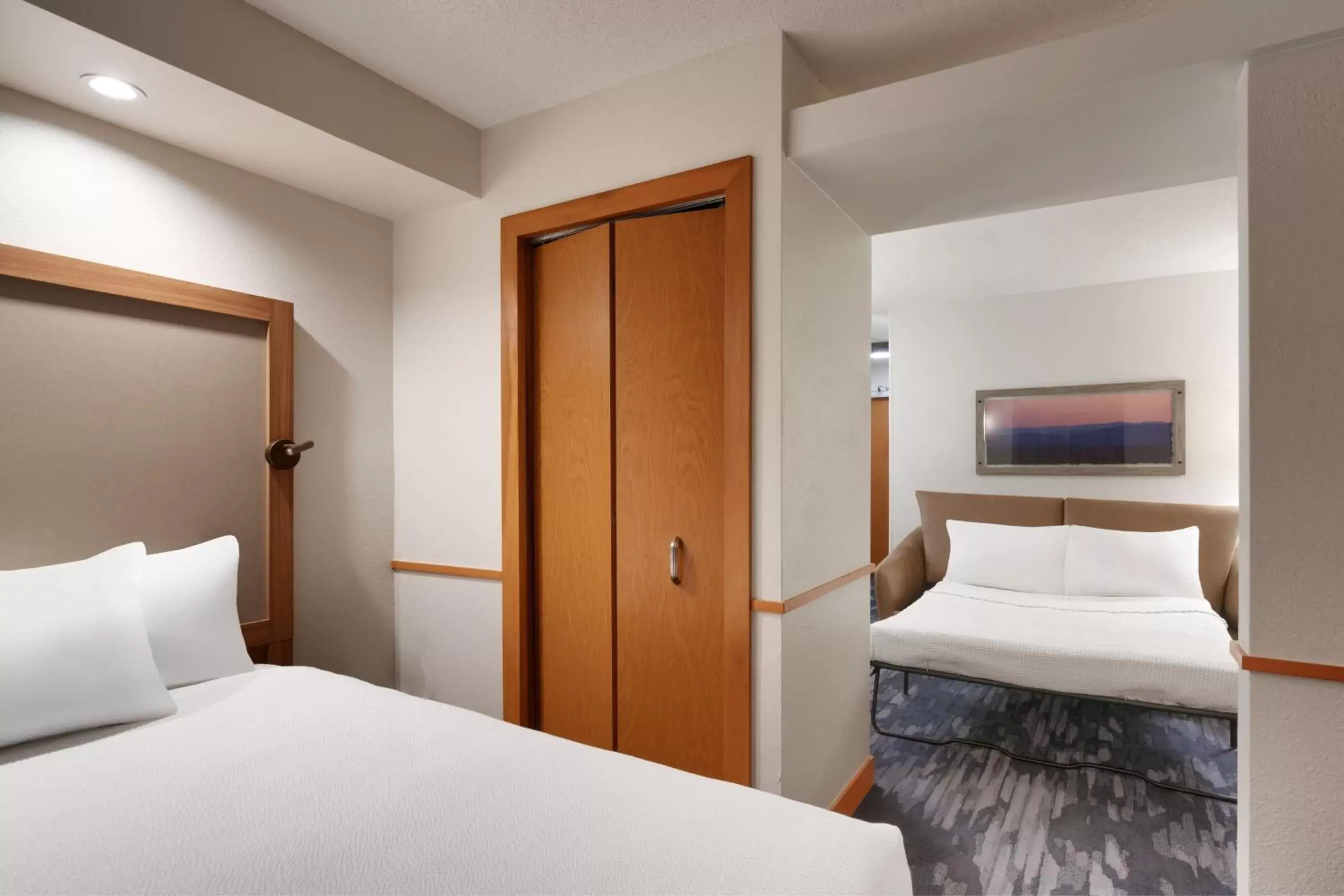 Bedroom, Bed in Fairfield Inn & Suites by Marriott Albany