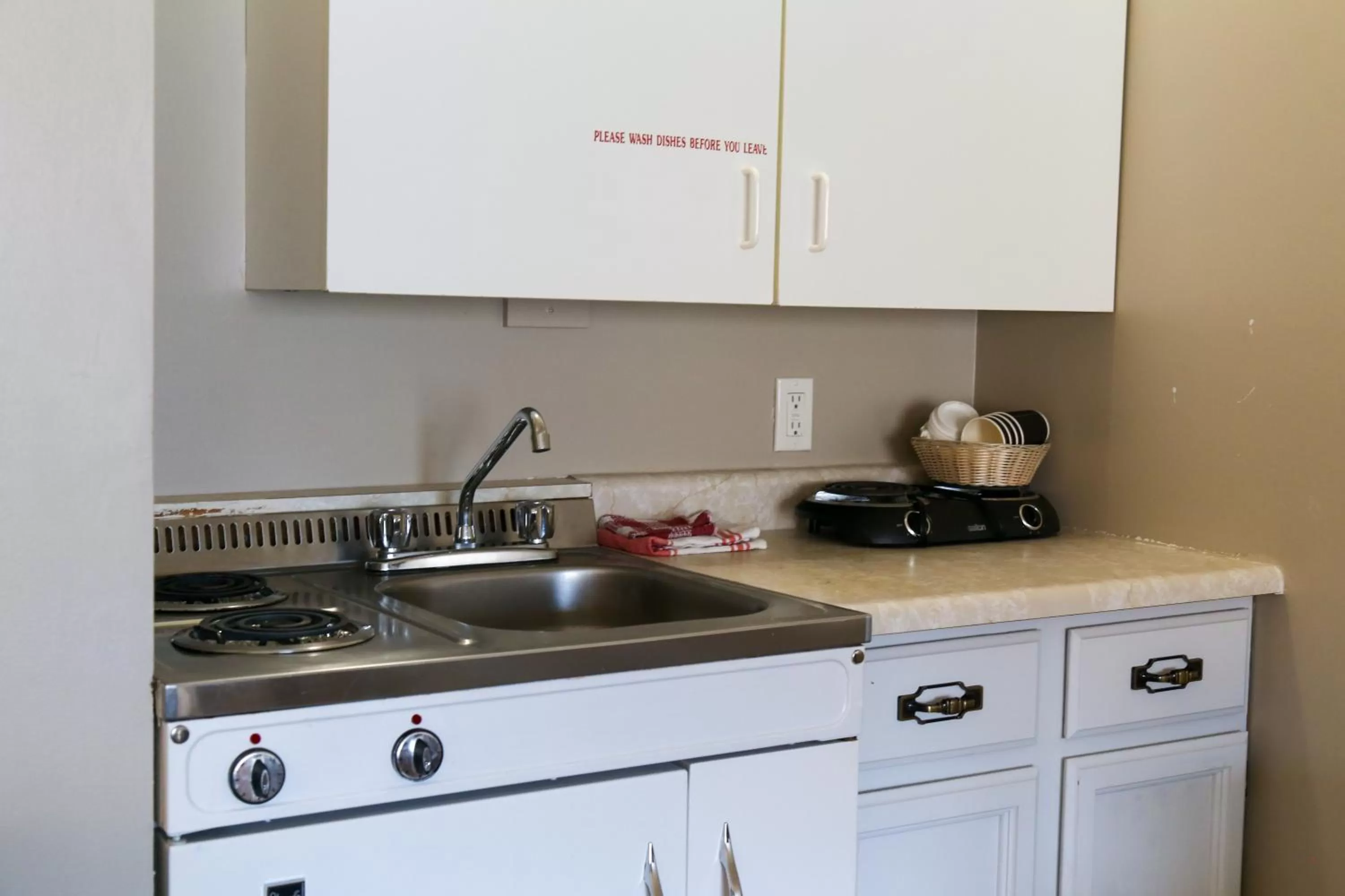 Kitchen or kitchenette in Richter Pass Beach Resort