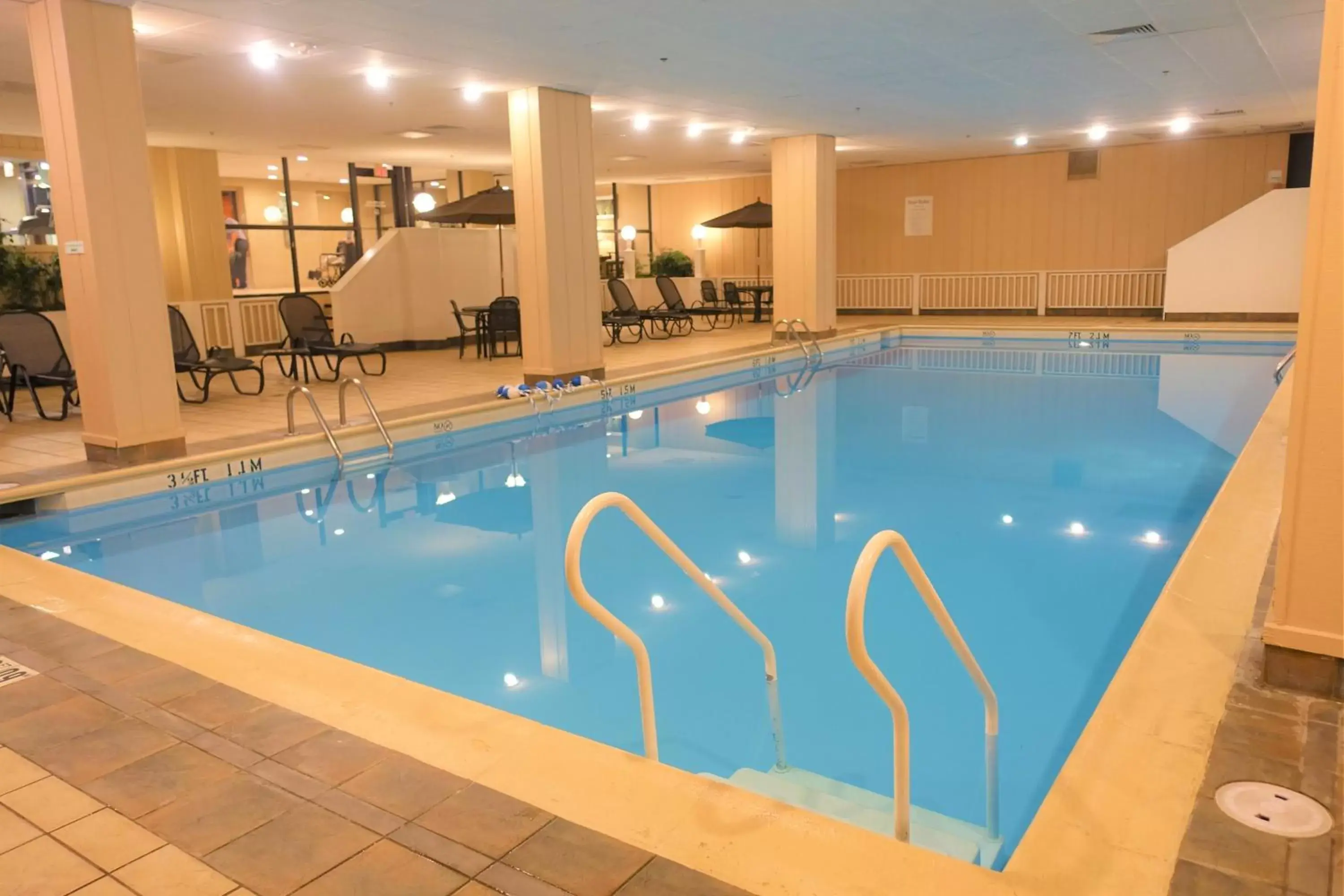 Swimming Pool in Holiday Inn Portland-By the Bay, an IHG Hotel