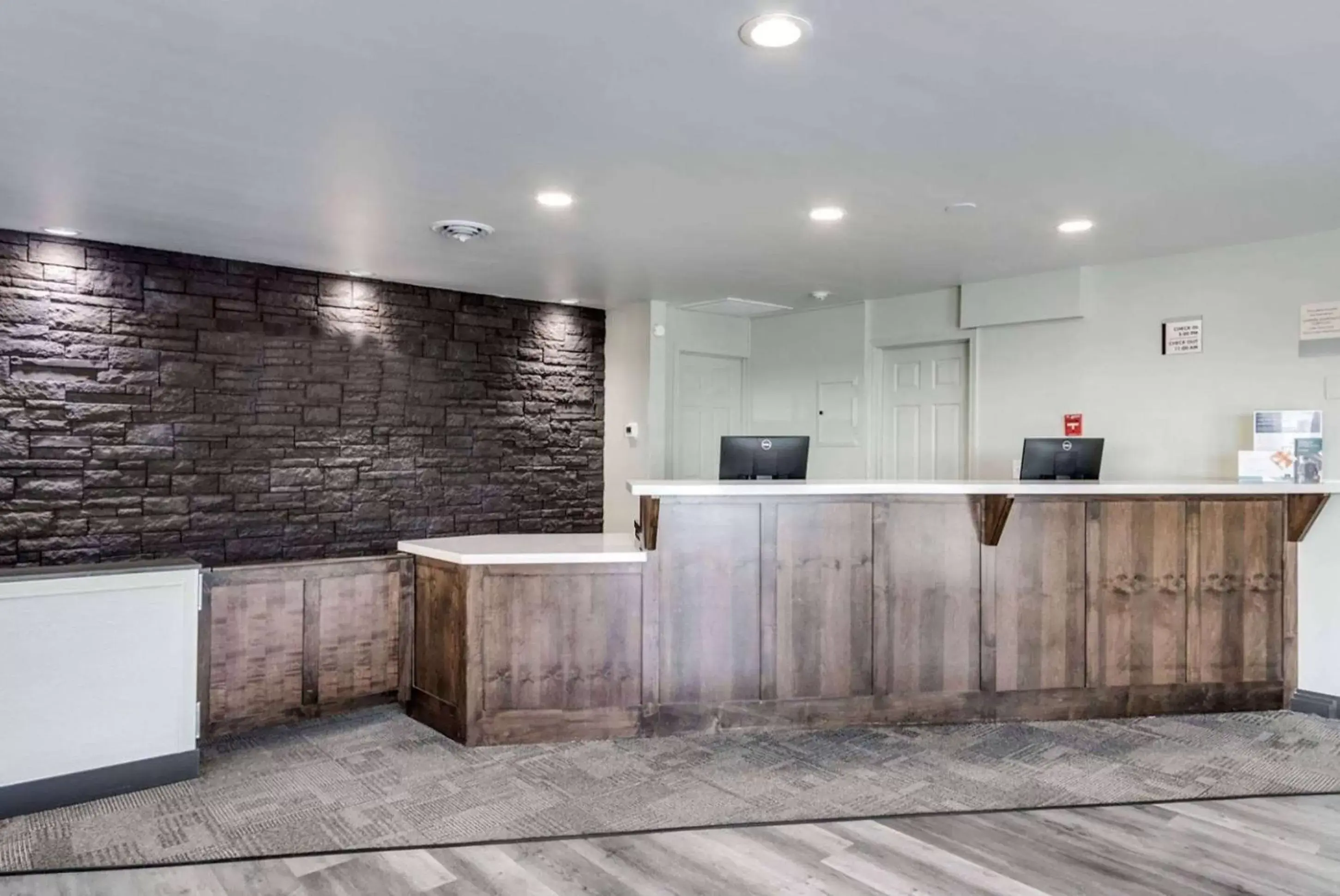 Lobby or reception, Lobby/Reception in Days Inn & Suites by Wyndham Spokane