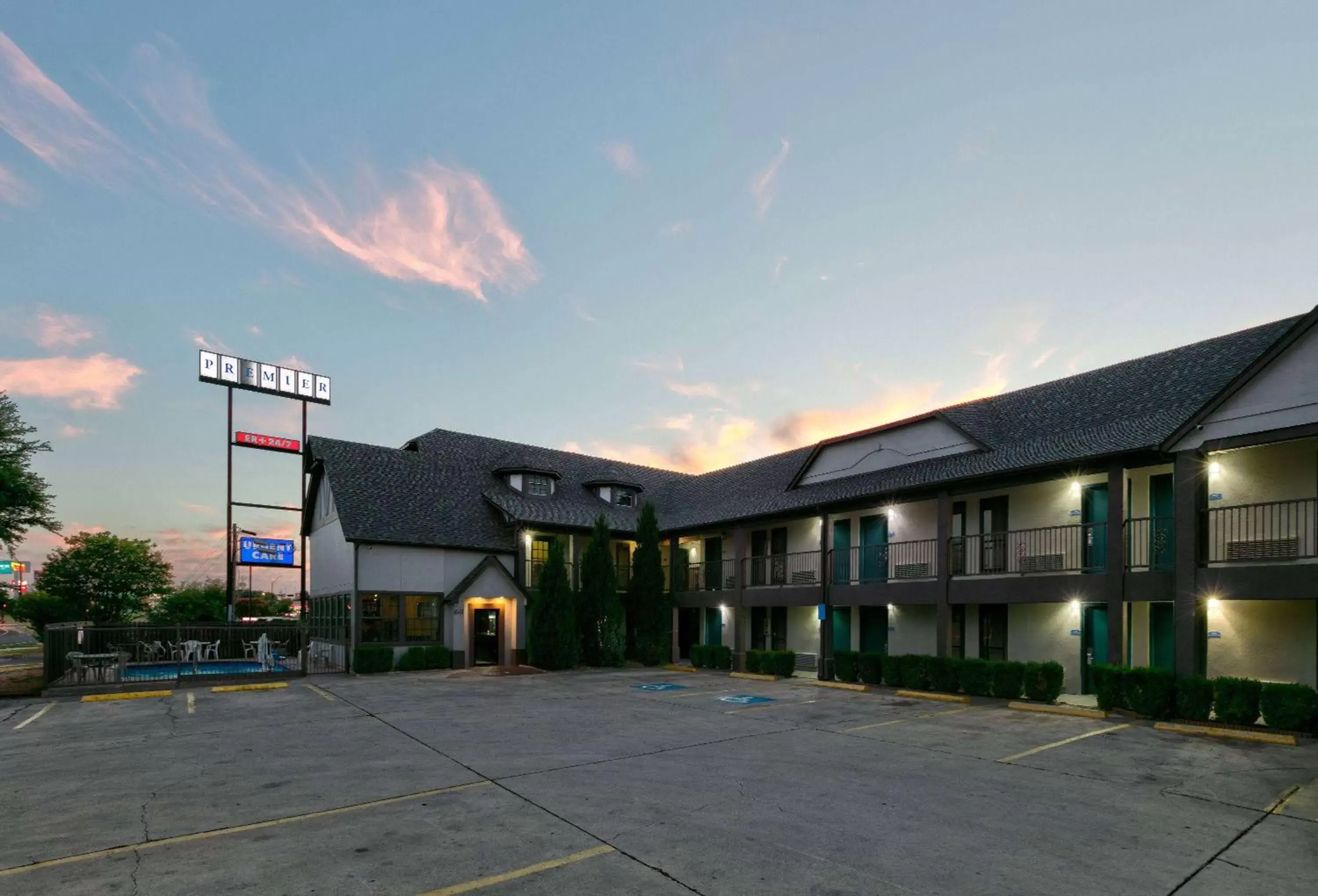 Property building in Howard Johnson by Wyndham San Marcos Property building in Howard Johnson by Wyndham San Marcos