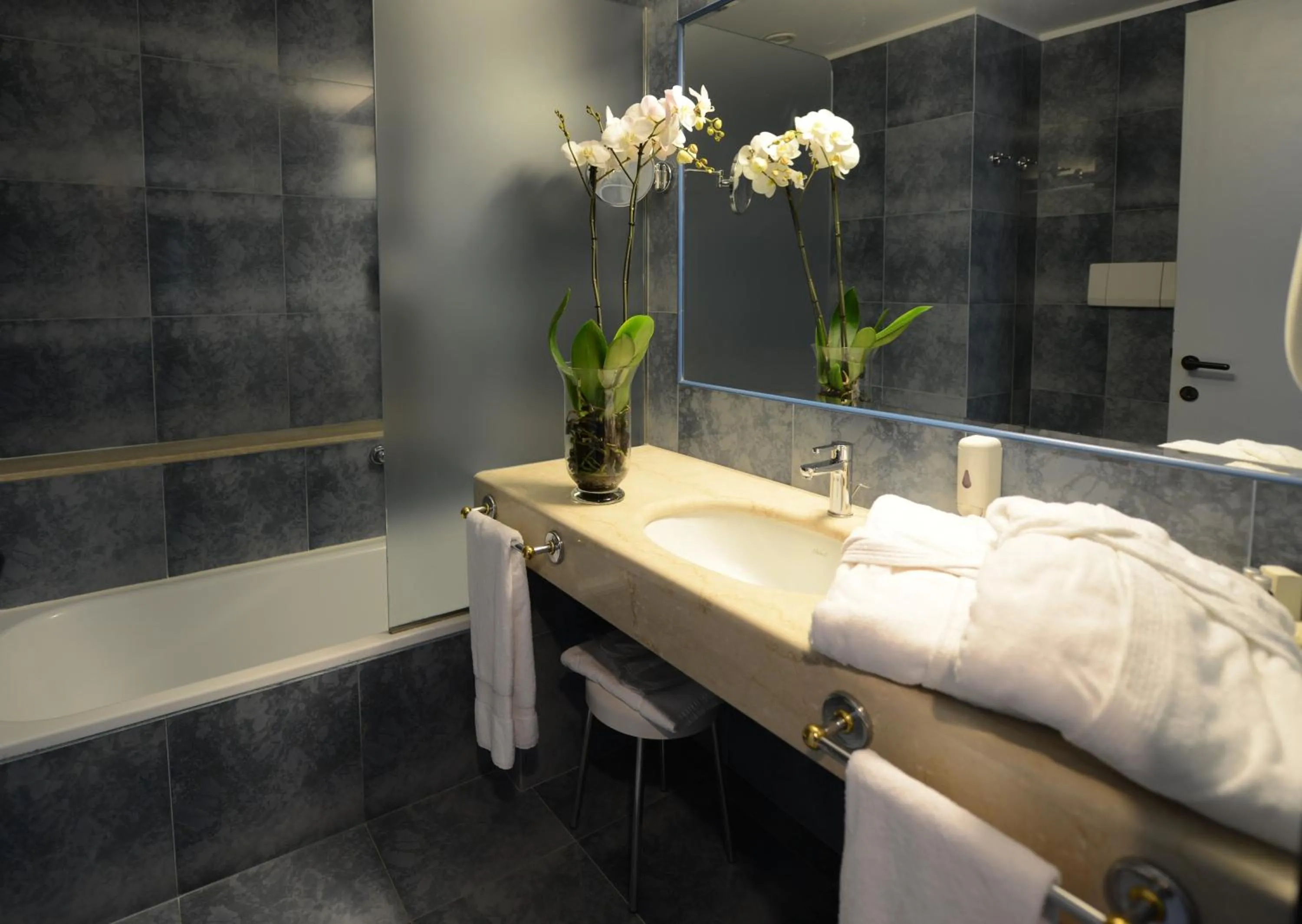 Bathroom in Hotel Mamiani & Relaxing Spa Urbino