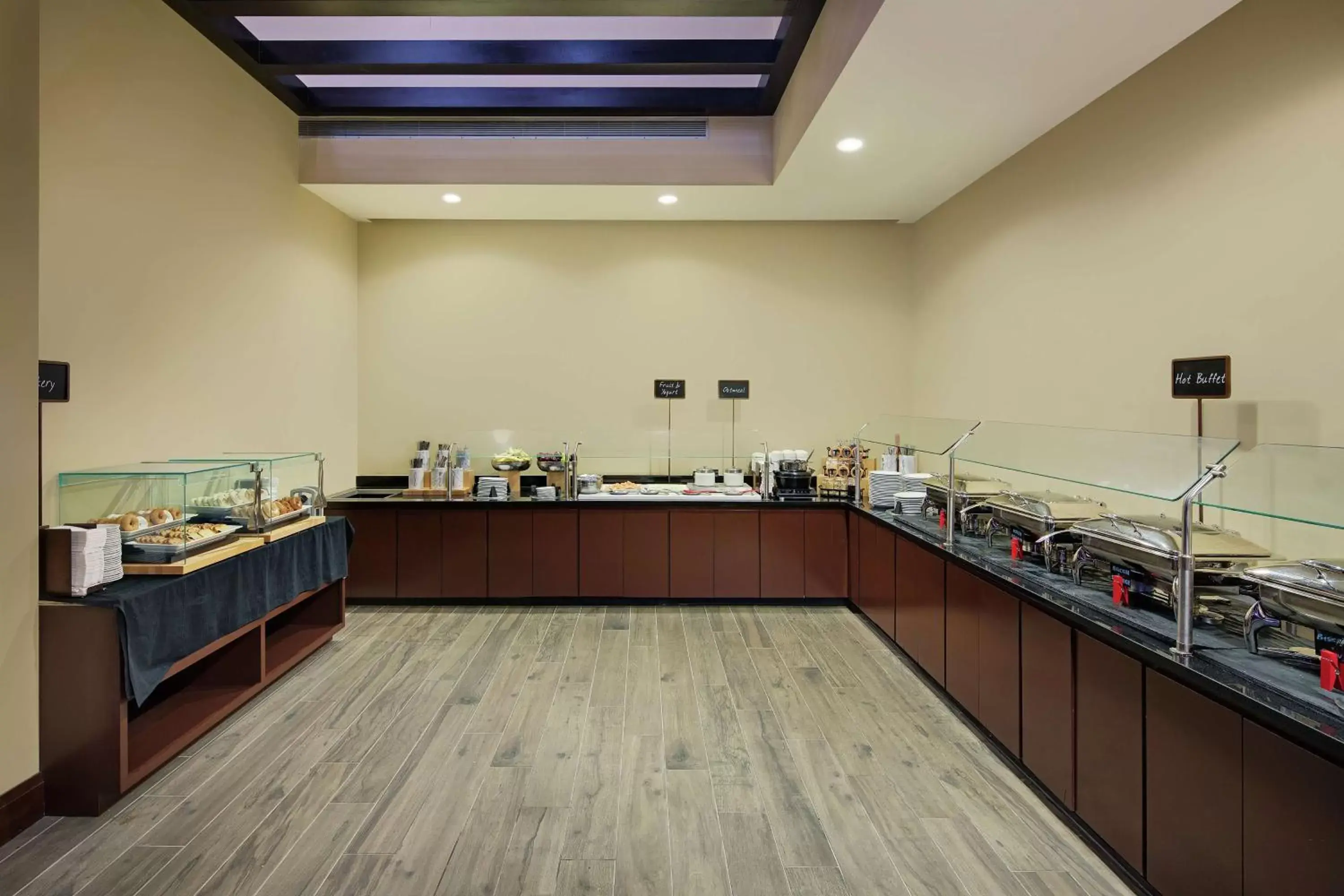 Dining area, Restaurant/Places to Eat in Embassy Suites by Hilton Detroit Troy Auburn Hills