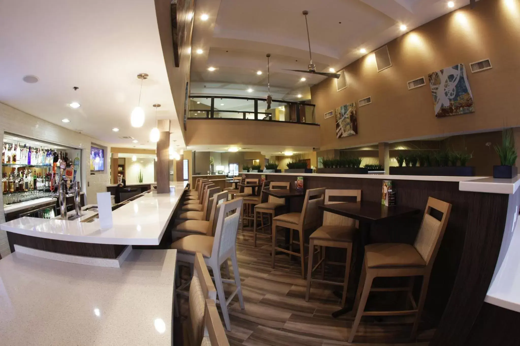 Restaurant/places to eat, Lounge/Bar in Holiday Inn Phoenix/Chandler, an IHG Hotel