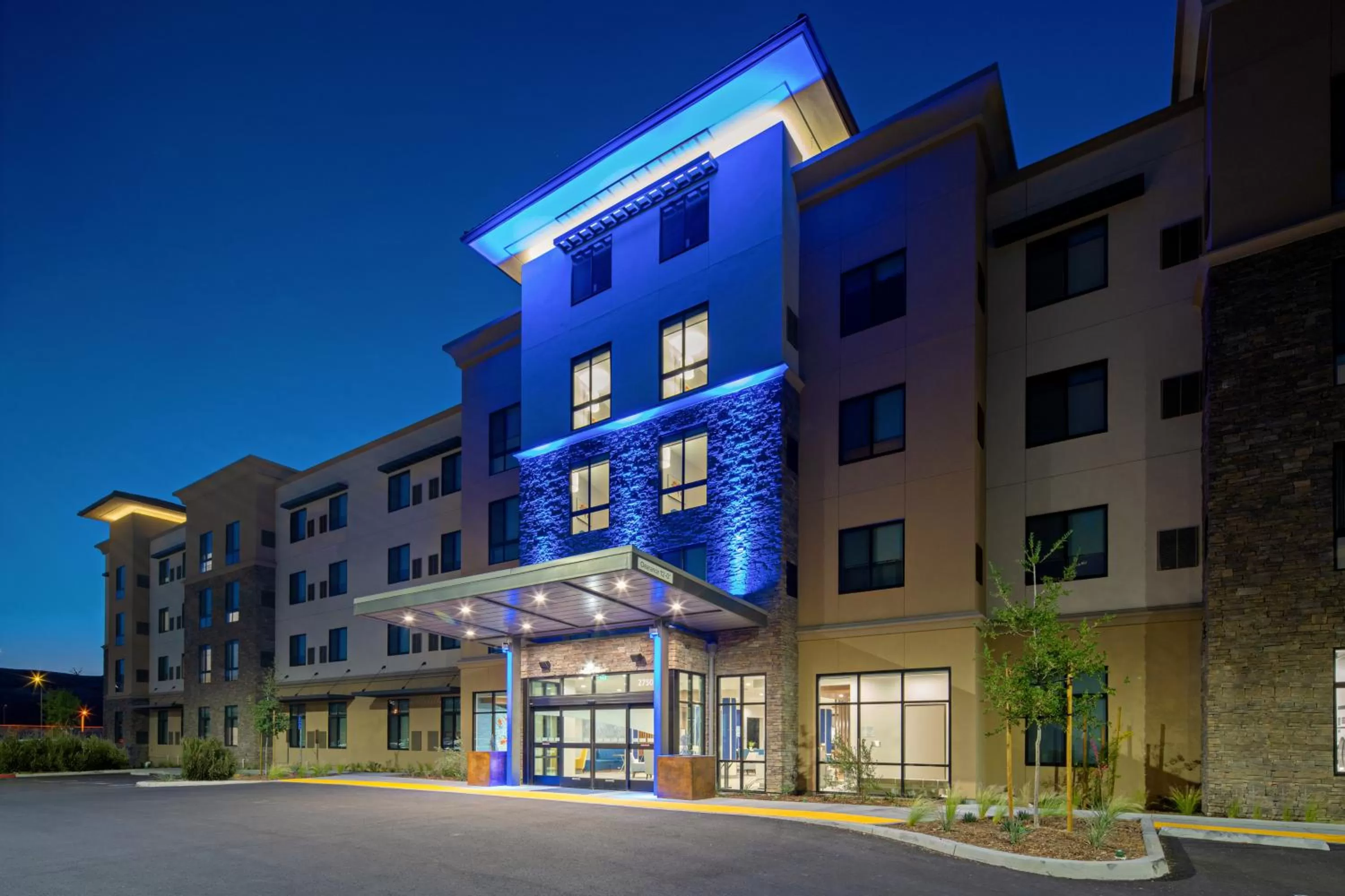 Holiday Inn Express & Suites - Valencia - Santa Clarita by IHG