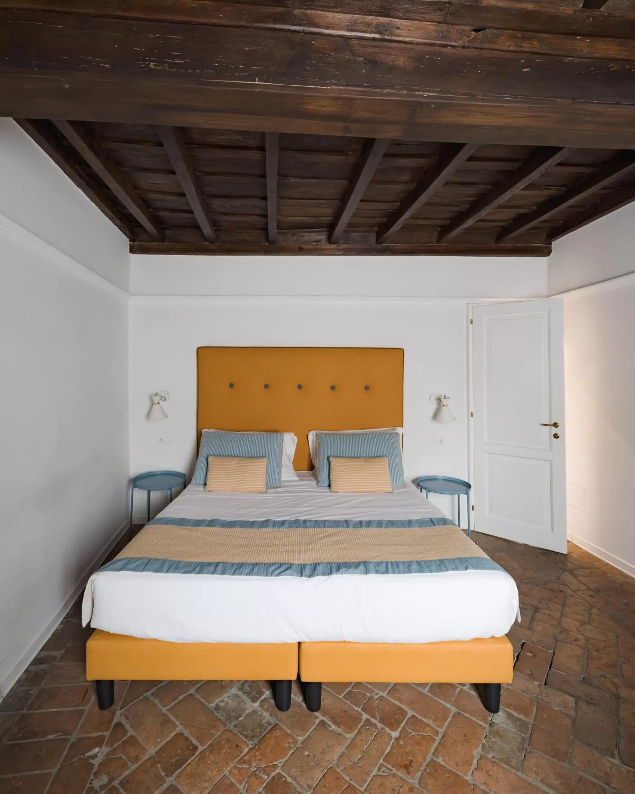 Bed in Palazzo Lupardi Relais