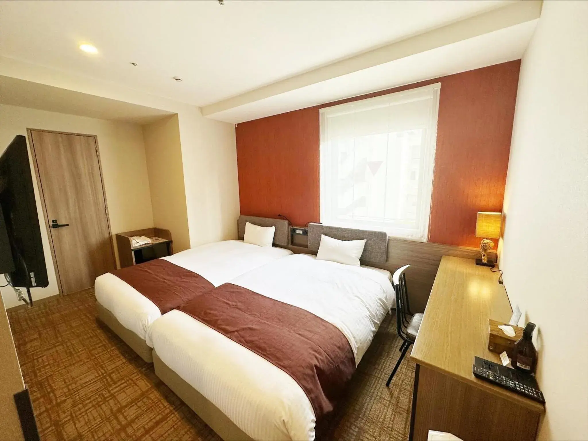 Photo of the whole room, Bed in HOTEL SUI AKASAKA by ABEST