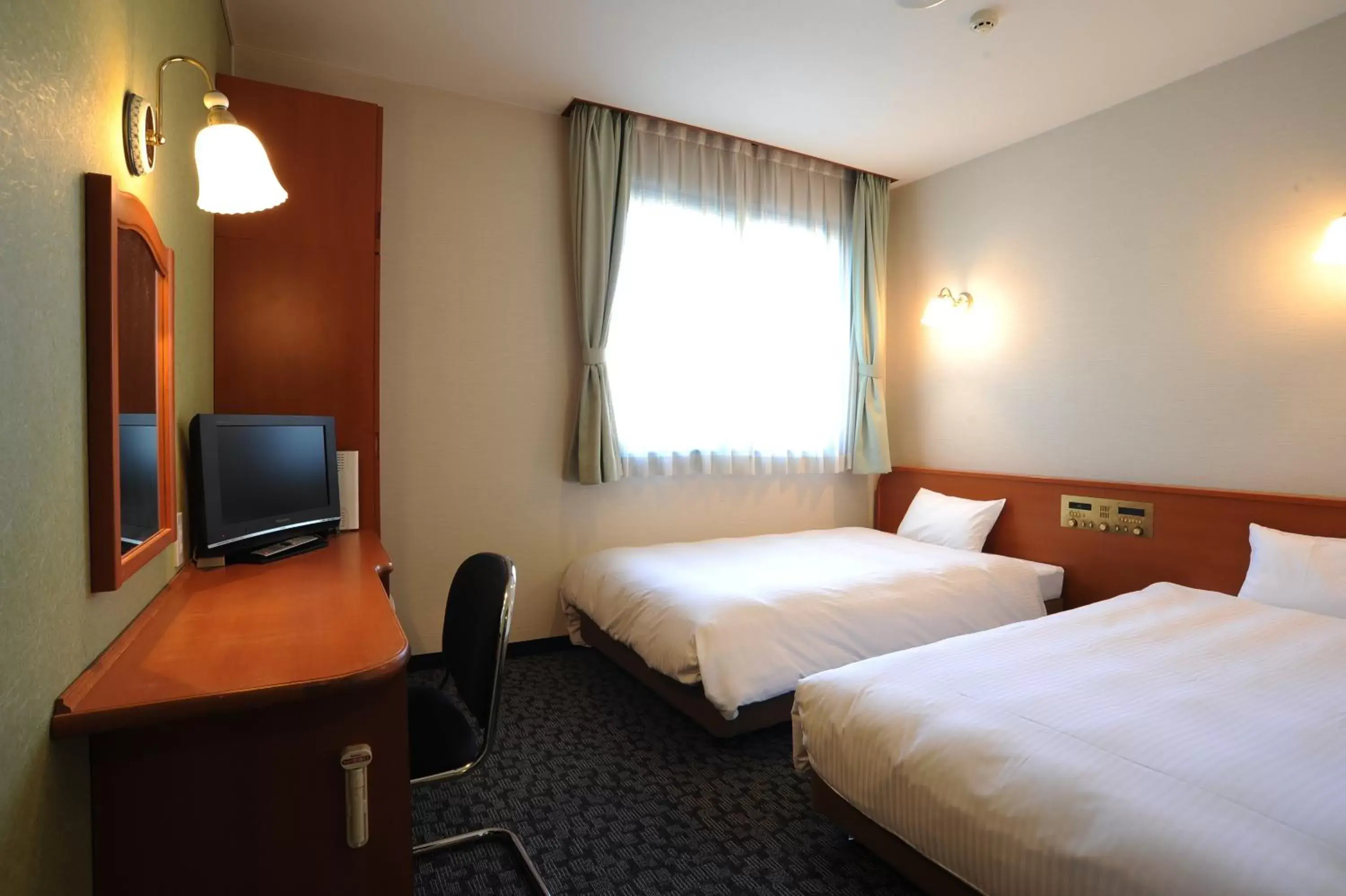 Photo of the whole room, Bed in Suizenji Comfort Hotel