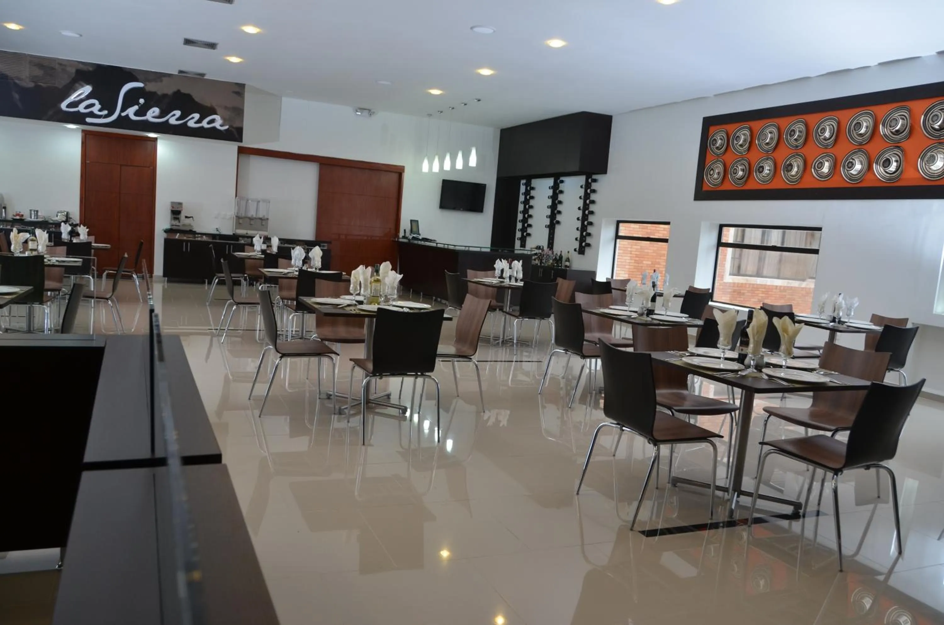 Restaurant/places to eat in Hotel Tativan