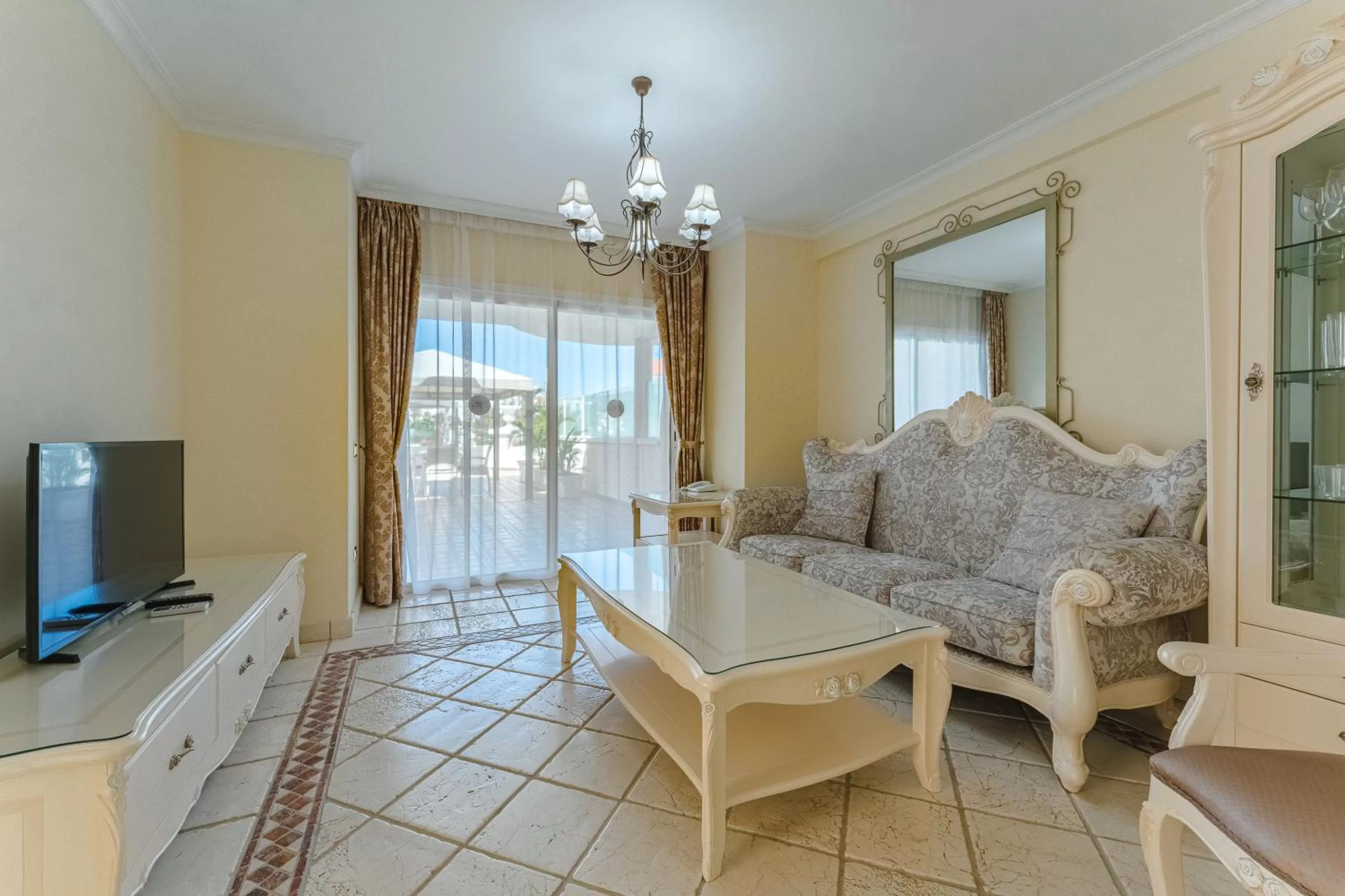 Living room in Flamingo Suites Boutique Hotel