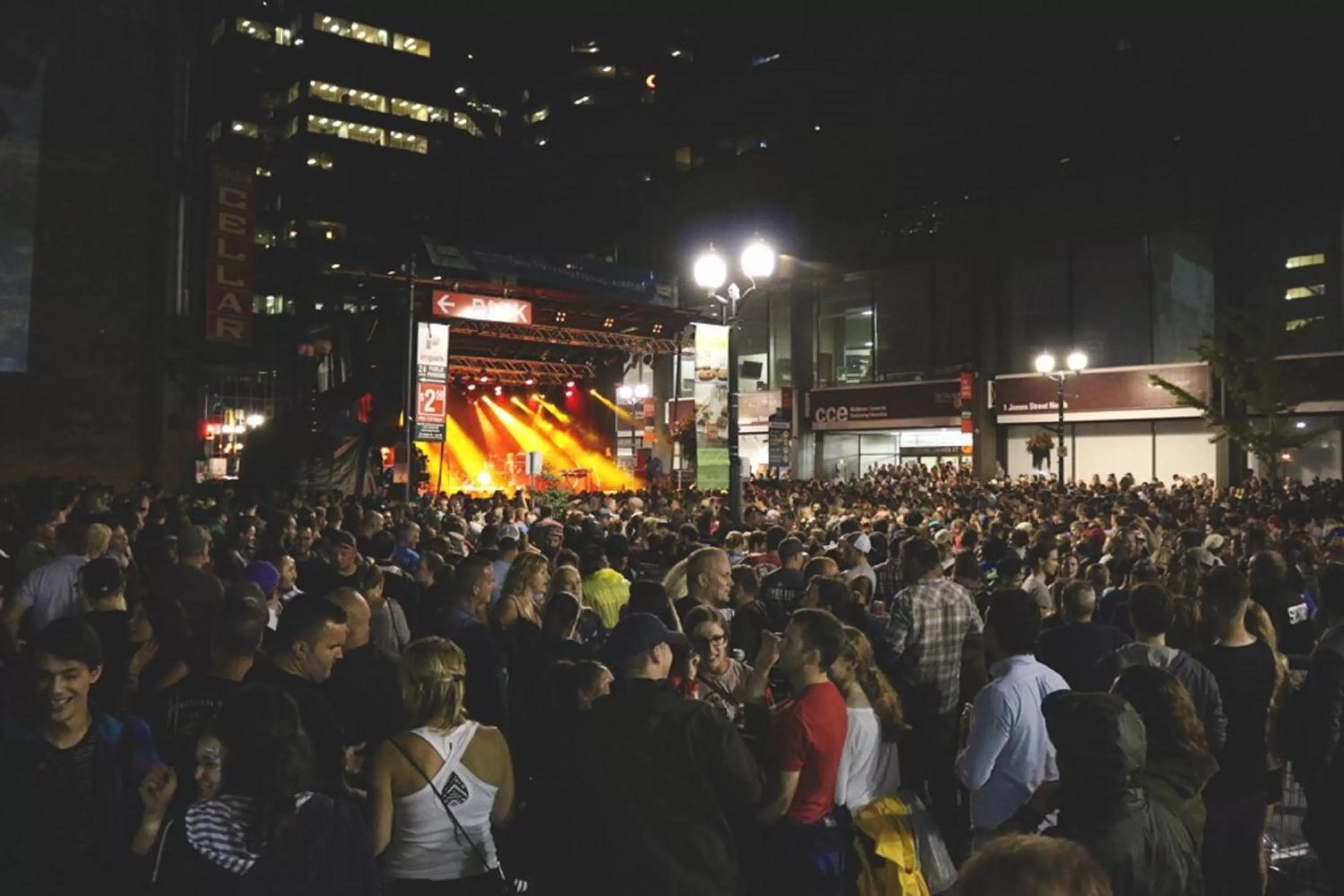 Area and facilities in Staybridge Suites Hamilton - Downtown by IHG