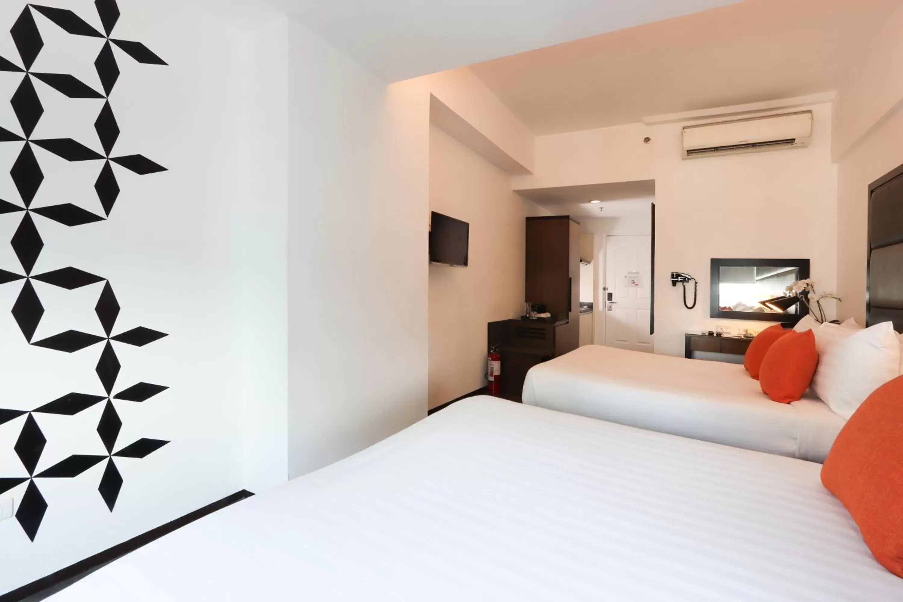 Bed in Privato Ortigas - Multiple Use Hotel