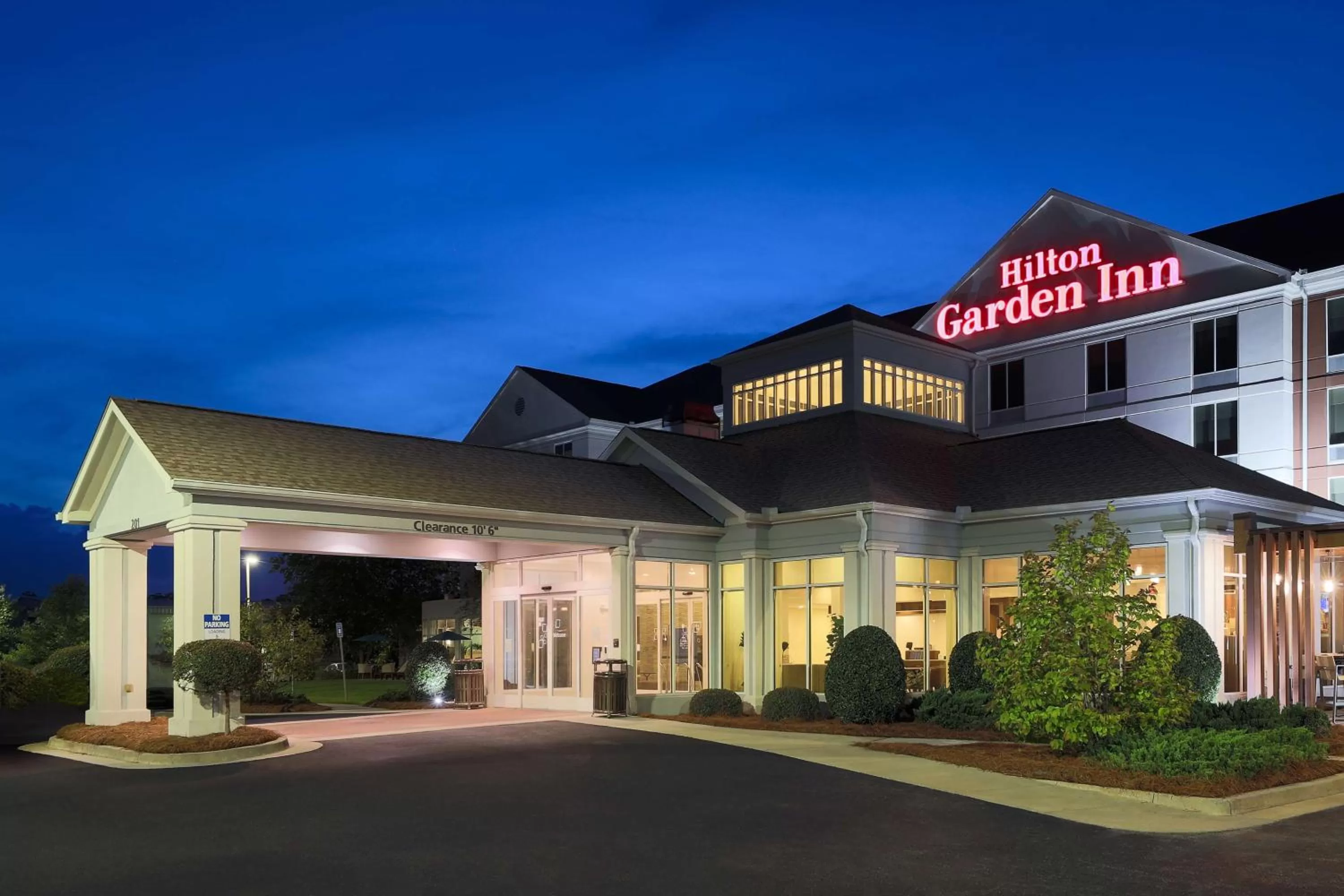 Property building in Hilton Garden Inn Tifton