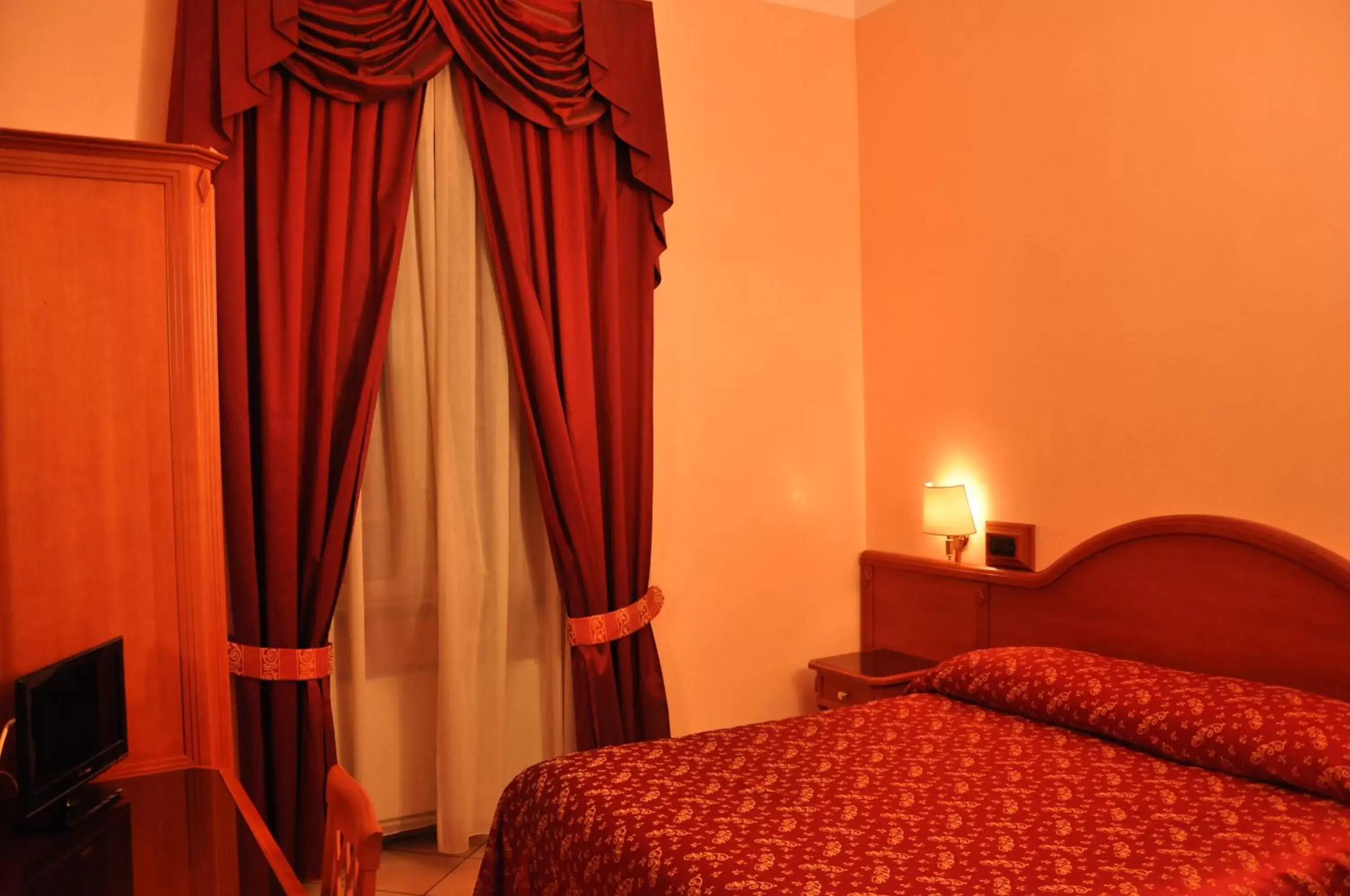 Photo of the whole room, Bed in Albergo Sandra
