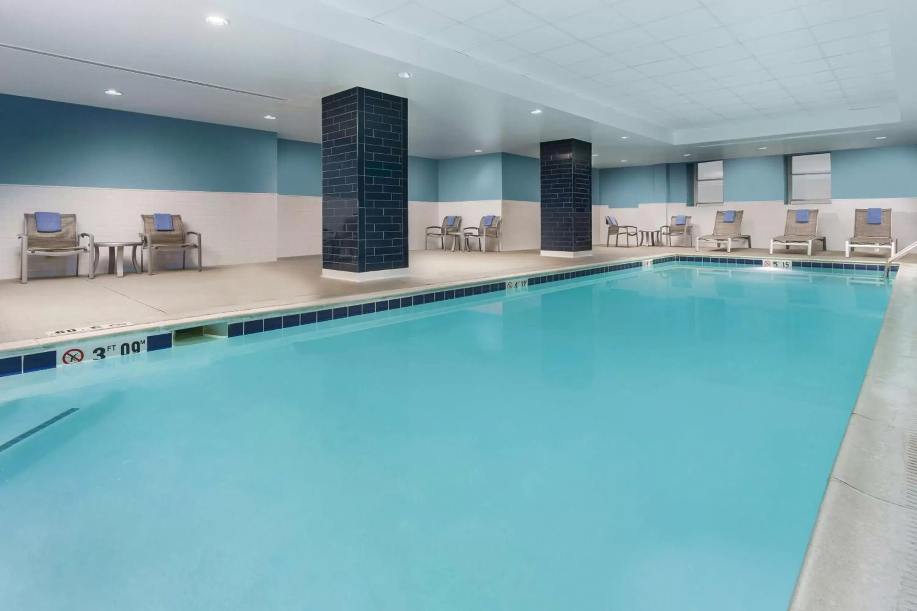 Pool view, Swimming Pool in Hampton Inn & Suites Baltimore Inner Harbor