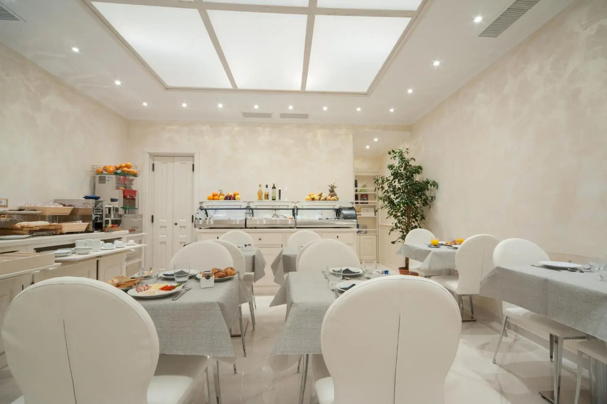 Lounge or bar, Restaurant/Places to Eat in Maison Tritone